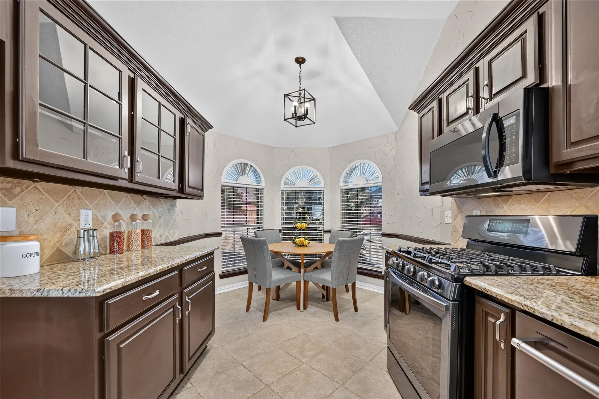 Single Family Residence For Sale in Collin County , 6908 Amethyst Lane, Plano, Texas 75023, 3 Bedroom, 2 Bathroom, 2 Garage spaces, 1,501 Sqft, built in 1993, mls#21367512, Real Estate Agent in Plano, Homes For Sale in Collin county, Homes For Sale in Plano, Realtor in Plano Texas, Real Estate Brokerage Independent Realty Texas, Luminita Cordes Realtor
