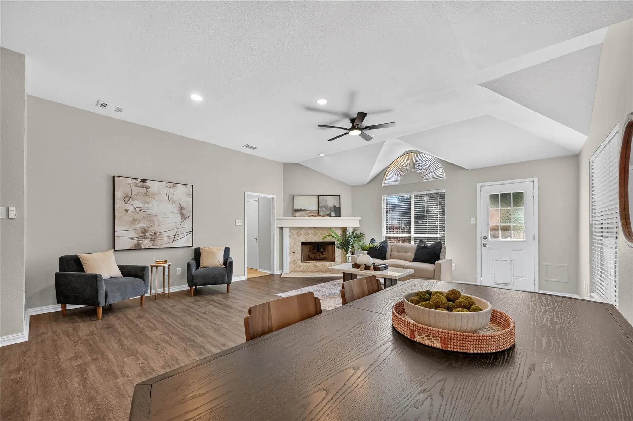 Single Family Residence For Sale in Collin County , 6908 Amethyst Lane, Plano, Texas 75023, 3 Bedroom, 2 Bathroom, 2 Garage spaces, 1,501 Sqft, built in 1993, mls#21367512, Real Estate Agent in Plano, Homes For Sale in Collin county, Homes For Sale in Plano, Realtor in Plano Texas, Real Estate Brokerage Independent Realty Texas, Luminita Cordes Realtor