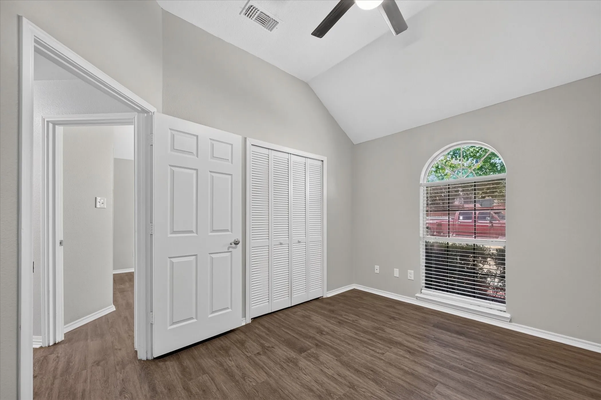 Single Family Residence For Sale in Collin County , 6908 Amethyst Lane, Plano, Texas 75023, 3 Bedroom, 2 Bathroom, 2 Garage spaces, 1,501 Sqft, built in 1993, mls#21367512, Real Estate Agent in Plano, Homes For Sale in Collin county, Homes For Sale in Plano, Realtor in Plano Texas, Real Estate Brokerage Independent Realty Texas, Luminita Cordes Realtor