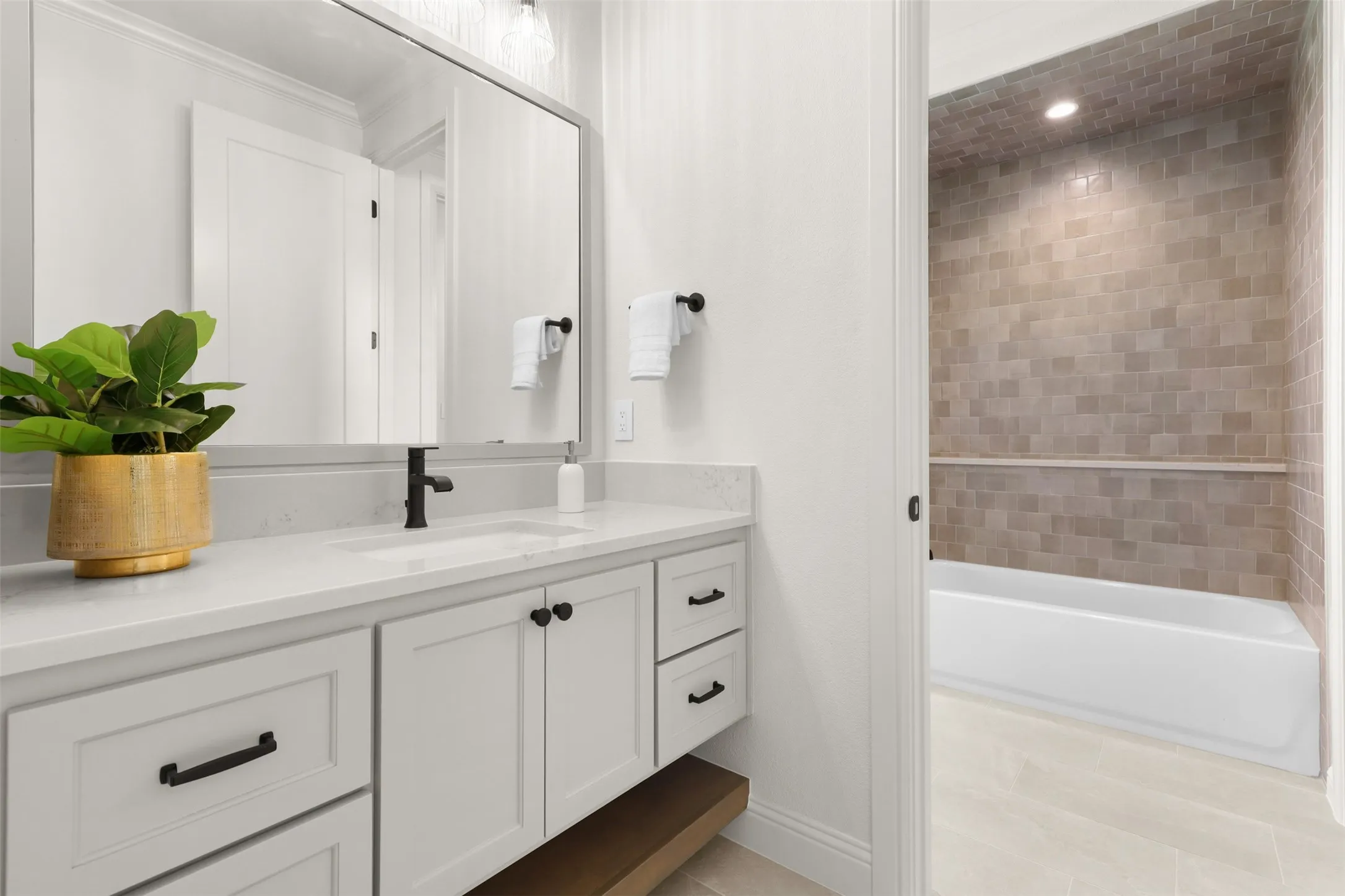 Single Family Residence For Sale in Johnson County , 1656 Private Access 60200, Burleson, Texas 76028, 4 Bedroom, 3 Bathroom, 3 Garage spaces, 3,353 Sqft, built in 2026, mls#21370340, Real Estate Agent in Burleson, Homes For Sale in Johnson county, Homes For Sale in Burleson, Realtor in Burleson Texas, Real Estate Brokerage Independent Realty Texas, Luminita Cordes Realtor