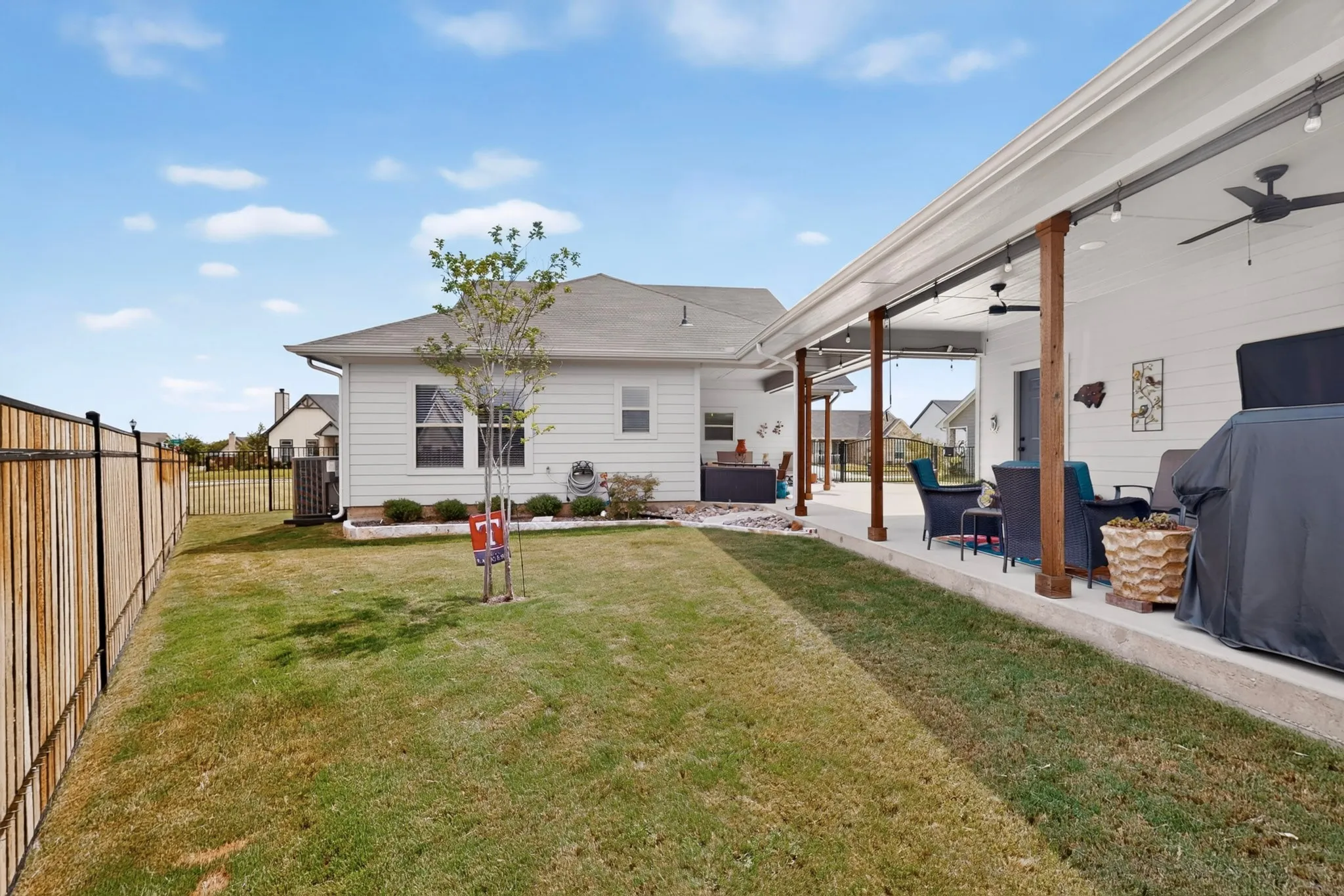 Single Family Residence For Sale in Johnson County , 1564 S Saylee Lane, Burleson, Texas 76028, 3 Bedroom, 3 Bathroom, 3 Garage spaces, 1,915 Sqft, built in 2025, mls#21365687, Real Estate Agent in Burleson, Homes For Sale in Johnson county, Homes For Sale in Burleson, Realtor in Burleson Texas, Real Estate Brokerage Independent Realty Texas, Luminita Cordes Realtor