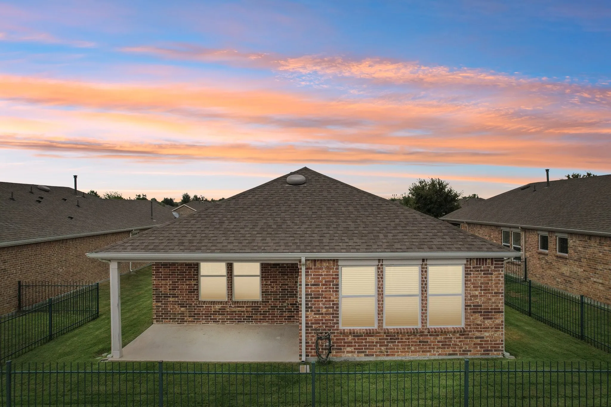 Single Family Residence For Sale in Denton County , 6699 Trout Lane, Frisco, Texas 75036, 2 Bedroom, 2 Bathroom, 2 Garage spaces, 1,548 Sqft, built in 2017, mls#21369754, Real Estate Agent in Frisco, Homes For Sale in Denton county, Homes For Sale in Frisco, Realtor in Frisco Texas, Real Estate Brokerage Independent Realty Texas, Luminita Cordes Realtor