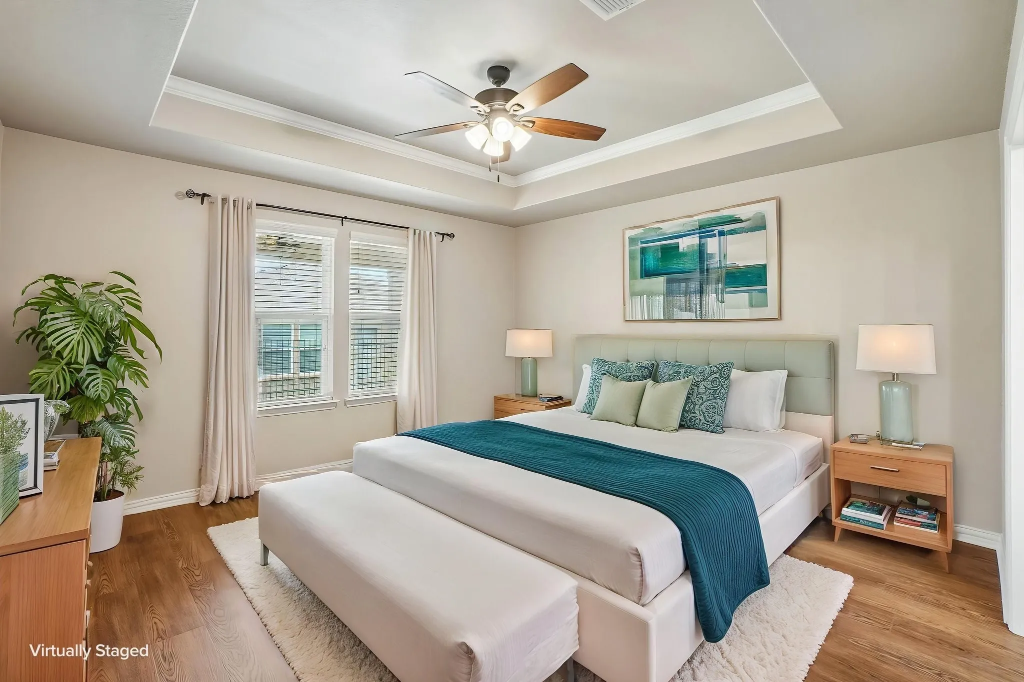 Tray ceiling with recessed lighting and ceiling fan