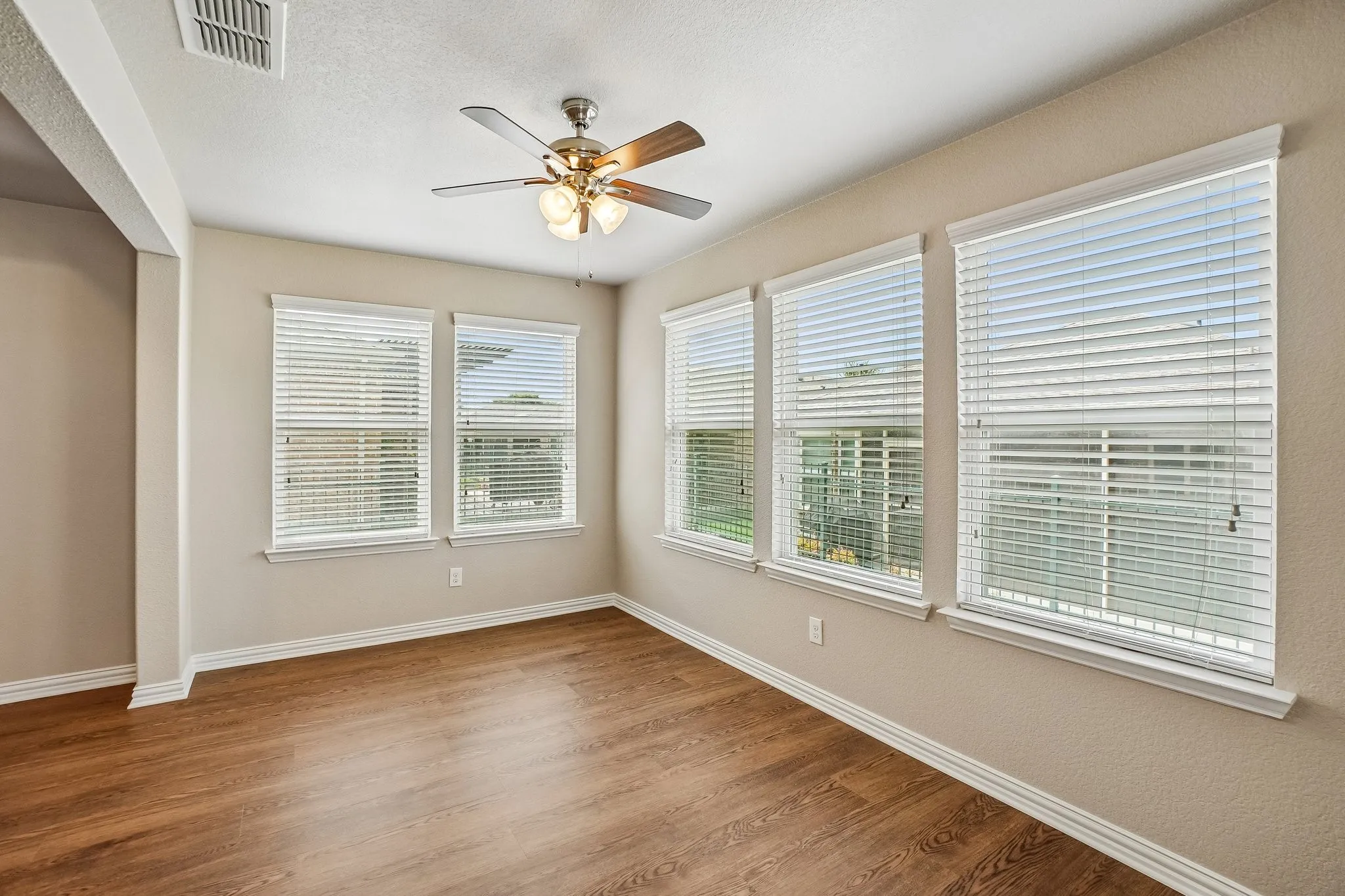 Single Family Residence For Sale in Denton County , 6699 Trout Lane, Frisco, Texas 75036, 2 Bedroom, 2 Bathroom, 2 Garage spaces, 1,548 Sqft, built in 2017, mls#21369754, Real Estate Agent in Frisco, Homes For Sale in Denton county, Homes For Sale in Frisco, Realtor in Frisco Texas, Real Estate Brokerage Independent Realty Texas, Luminita Cordes Realtor