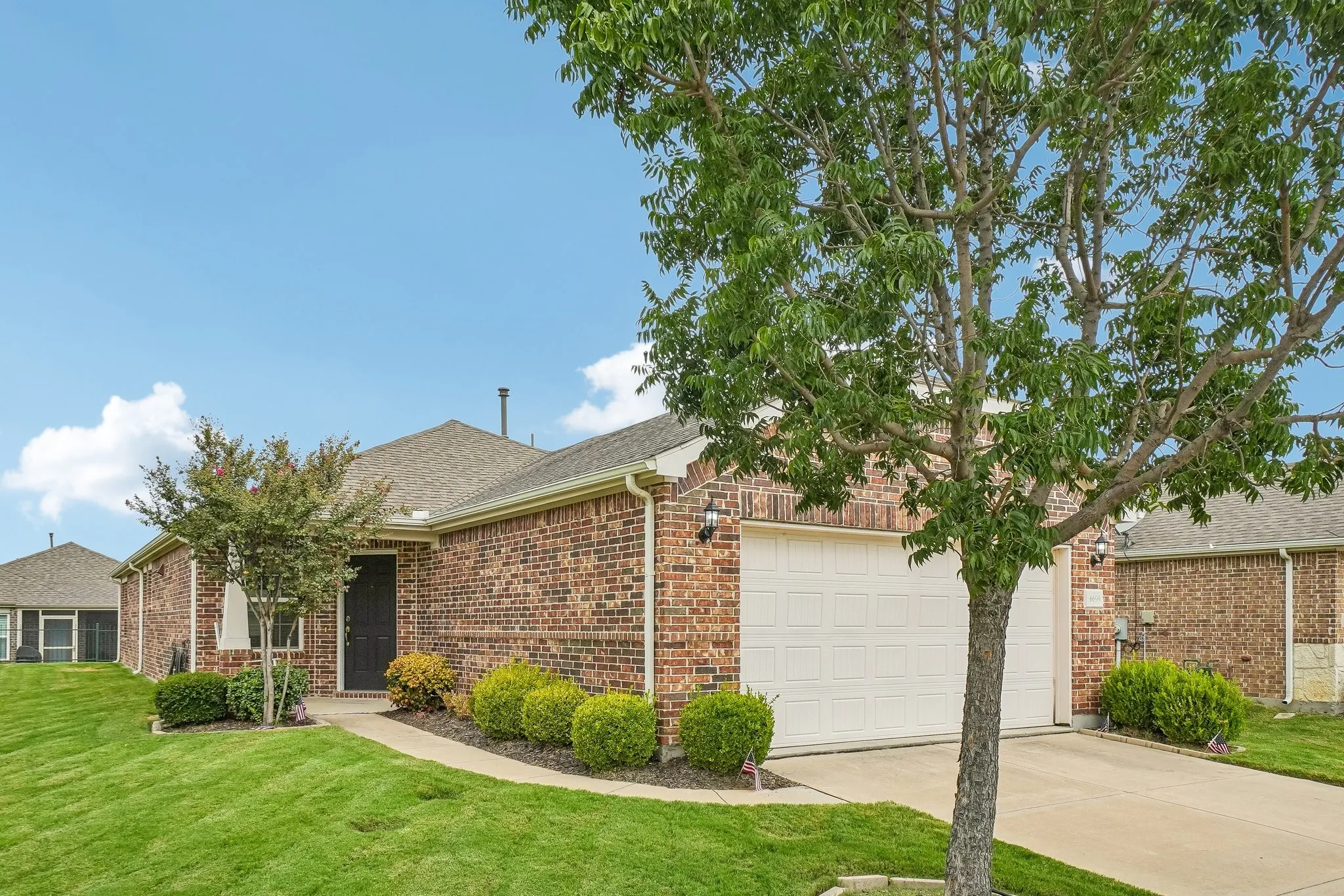 Single Family Residence For Sale in Denton County , 6699 Trout Lane, Frisco, Texas 75036, 2 Bedroom, 2 Bathroom, 2 Garage spaces, 1,548 Sqft, built in 2017, mls#21369754, Real Estate Agent in Frisco, Homes For Sale in Denton county, Homes For Sale in Frisco, Realtor in Frisco Texas, Real Estate Brokerage Independent Realty Texas, Luminita Cordes Realtor