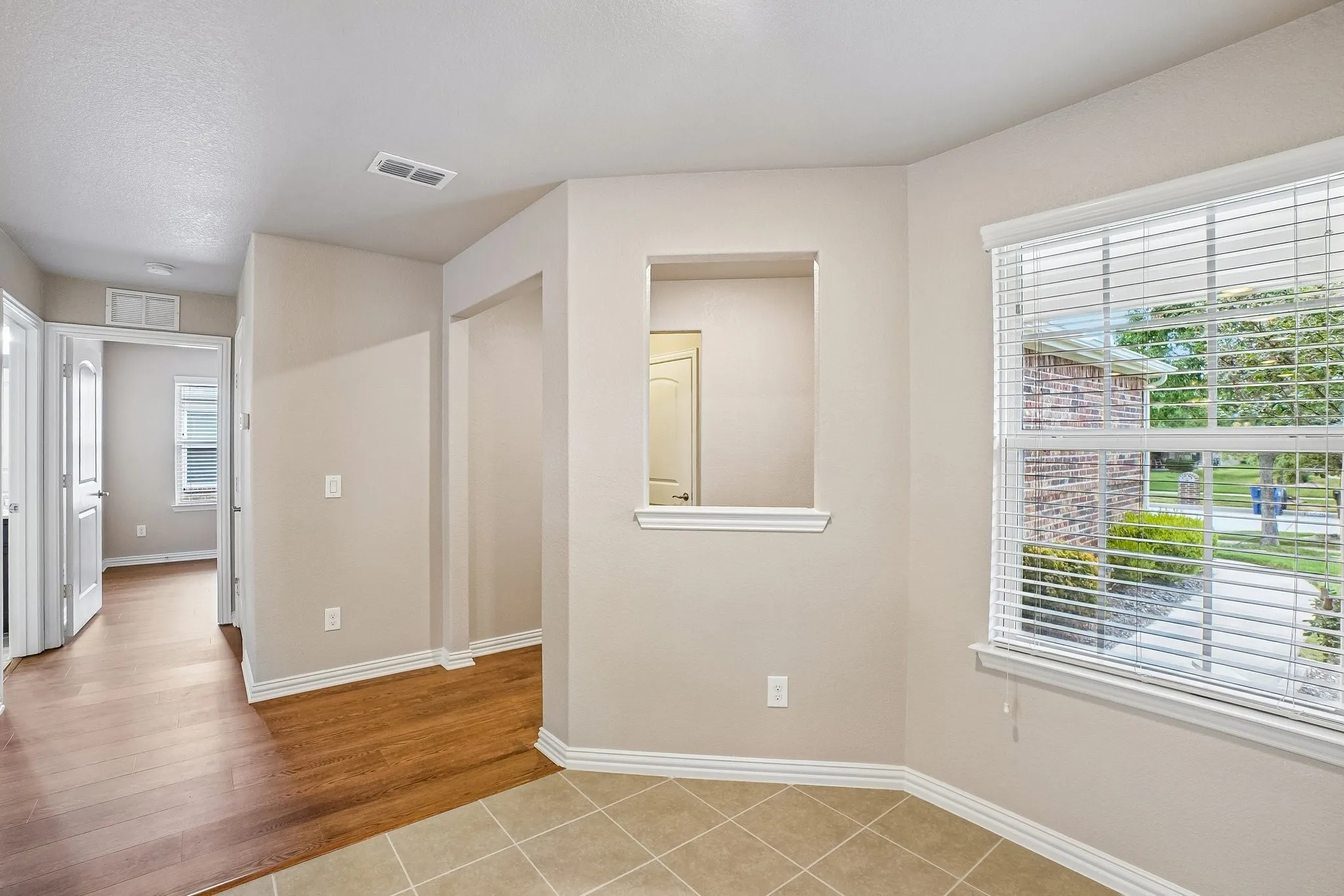 Single Family Residence For Sale in Denton County , 6699 Trout Lane, Frisco, Texas 75036, 2 Bedroom, 2 Bathroom, 2 Garage spaces, 1,548 Sqft, built in 2017, mls#21369754, Real Estate Agent in Frisco, Homes For Sale in Denton county, Homes For Sale in Frisco, Realtor in Frisco Texas, Real Estate Brokerage Independent Realty Texas, Luminita Cordes Realtor