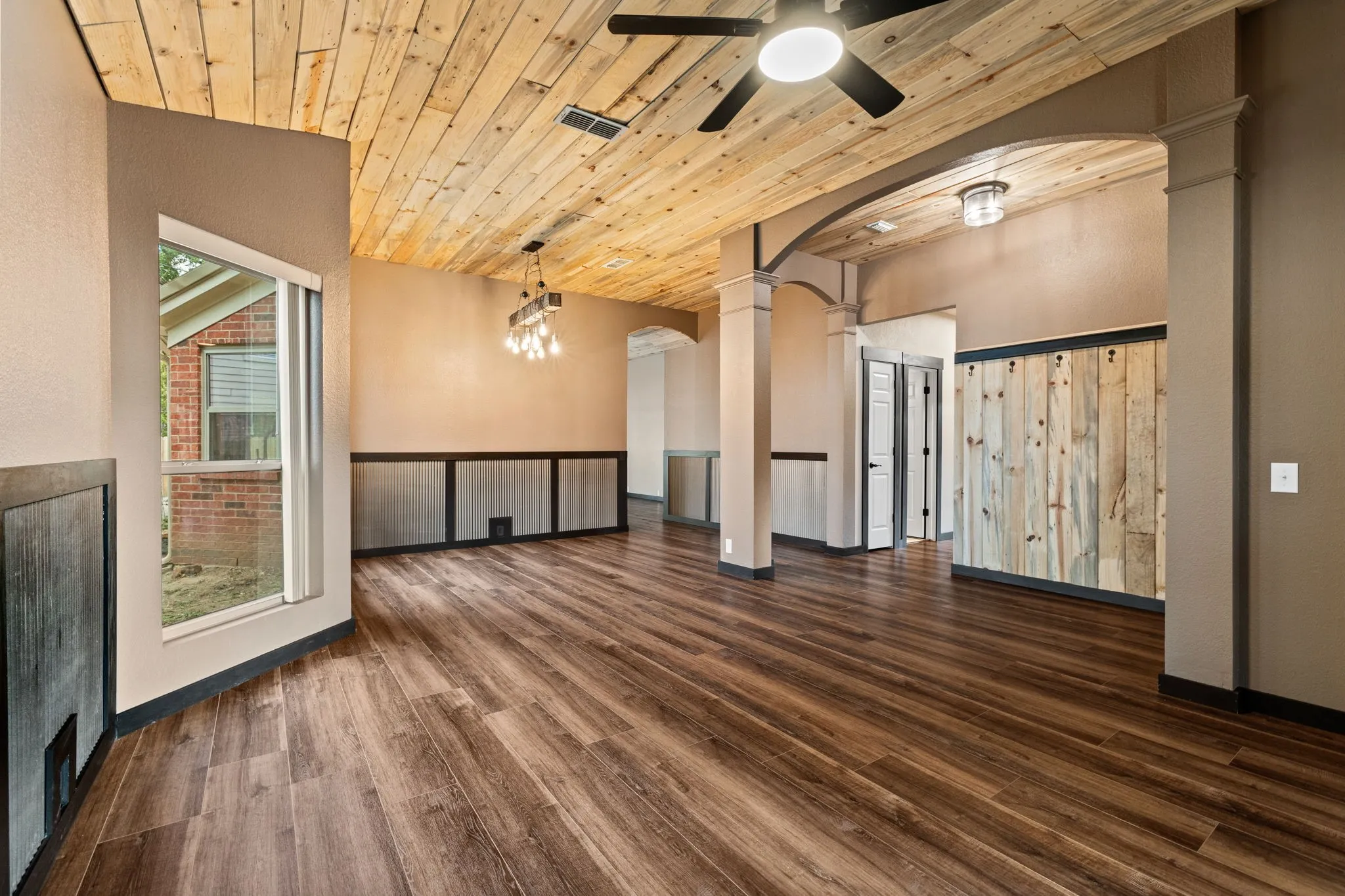 Single Family Residence For Sale in Tarrant County , 7228 Cross Keys Drive, North Richland Hills, Texas 76182, 3 Bedroom, 2 Bathroom, 2 Garage spaces, 1,827 Sqft, built in 1993, mls#21370898, Real Estate Agent in North Richland Hills, Homes For Sale in Tarrant county, Homes For Sale in North Richland Hills, Realtor in North Richland Hills Texas, Real Estate Brokerage Independent Realty Texas, Luminita Cordes Realtor