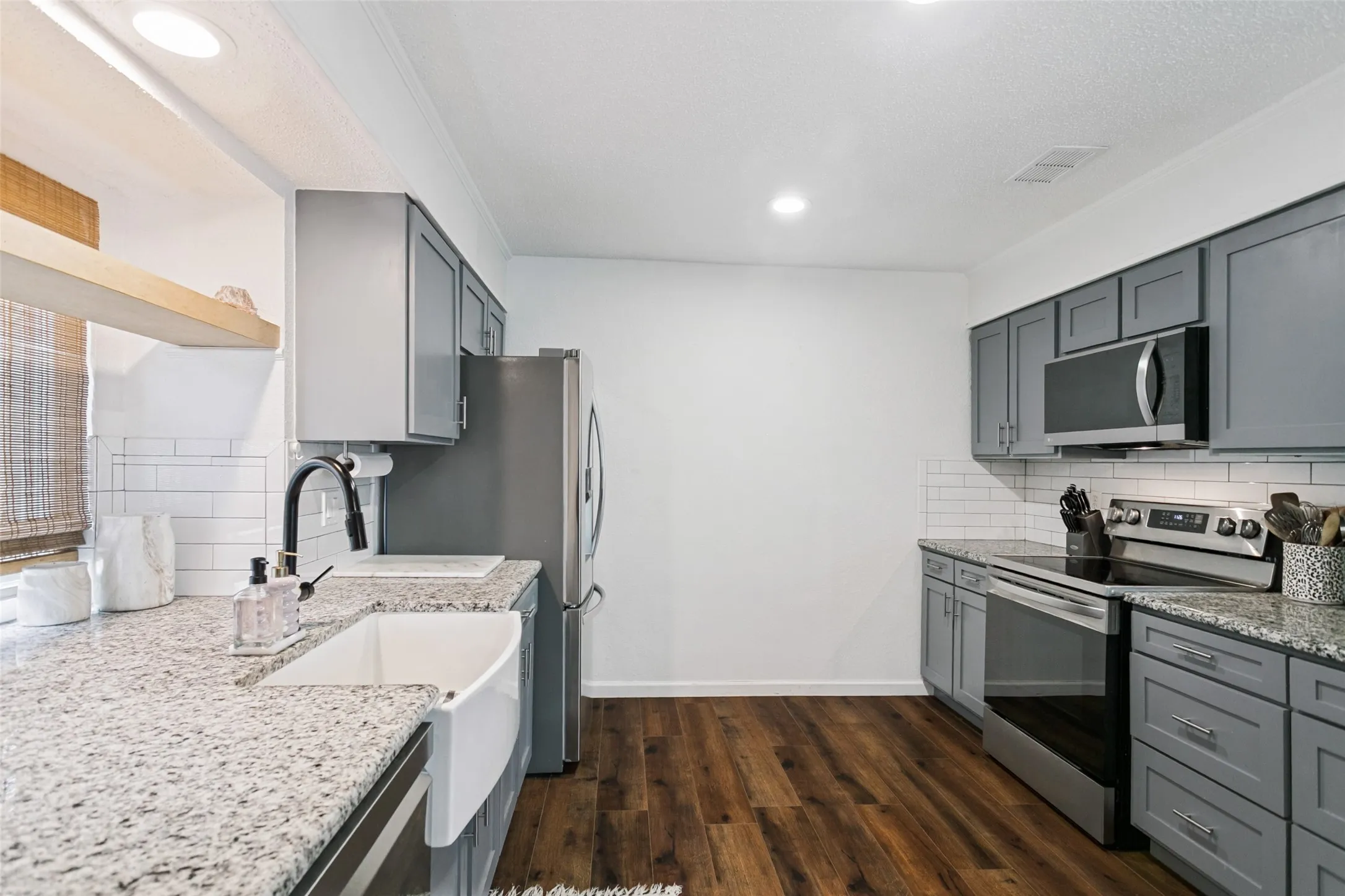 Single Family Residence For Sale in Collin County , 6823 Sharps Drive, Plano, Texas 75023, 3 Bedroom, 2 Bathroom, 2 Garage spaces, 1,521 Sqft, built in 1985, mls#21367815, Real Estate Agent in Plano, Homes For Sale in Collin county, Homes For Sale in Plano, Realtor in Plano Texas, Real Estate Brokerage Independent Realty Texas, Luminita Cordes Realtor