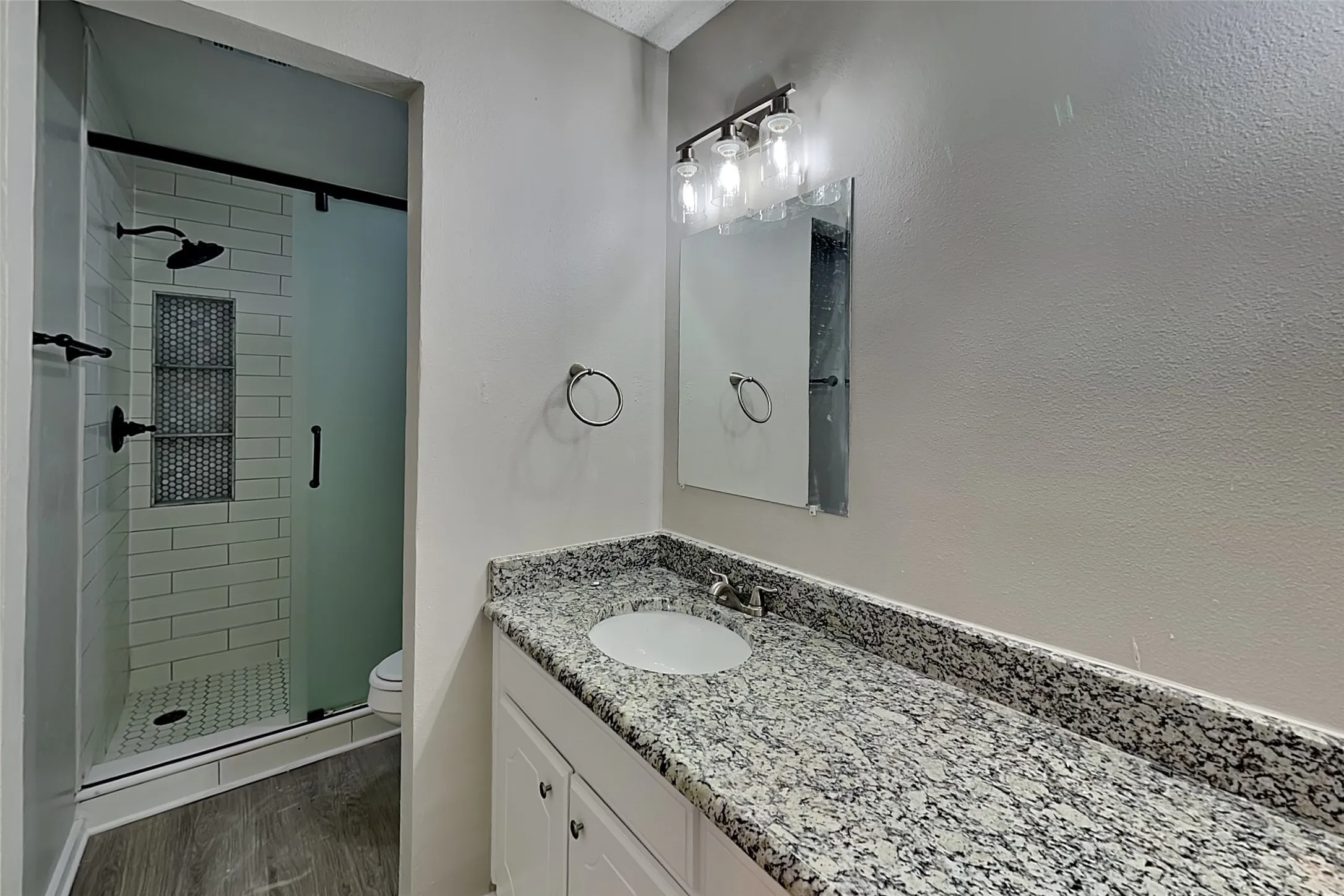 Single Family Residence For Rent in Tarrant County , 2424 Meadow Creek, Bedford, Texas 76021, 4 Bedroom, 2 Bathroom, 2 Garage spaces, 1,844 Sqft, built in 1979, mls#21371805, Real Estate Agent in Bedford, Homes For Rent in Tarrant county, Homes For Rent in Bedford, Realtor in Bedford Texas, Real Estate Brokerage Independent Realty Texas, Luminita Cordes Realtor
