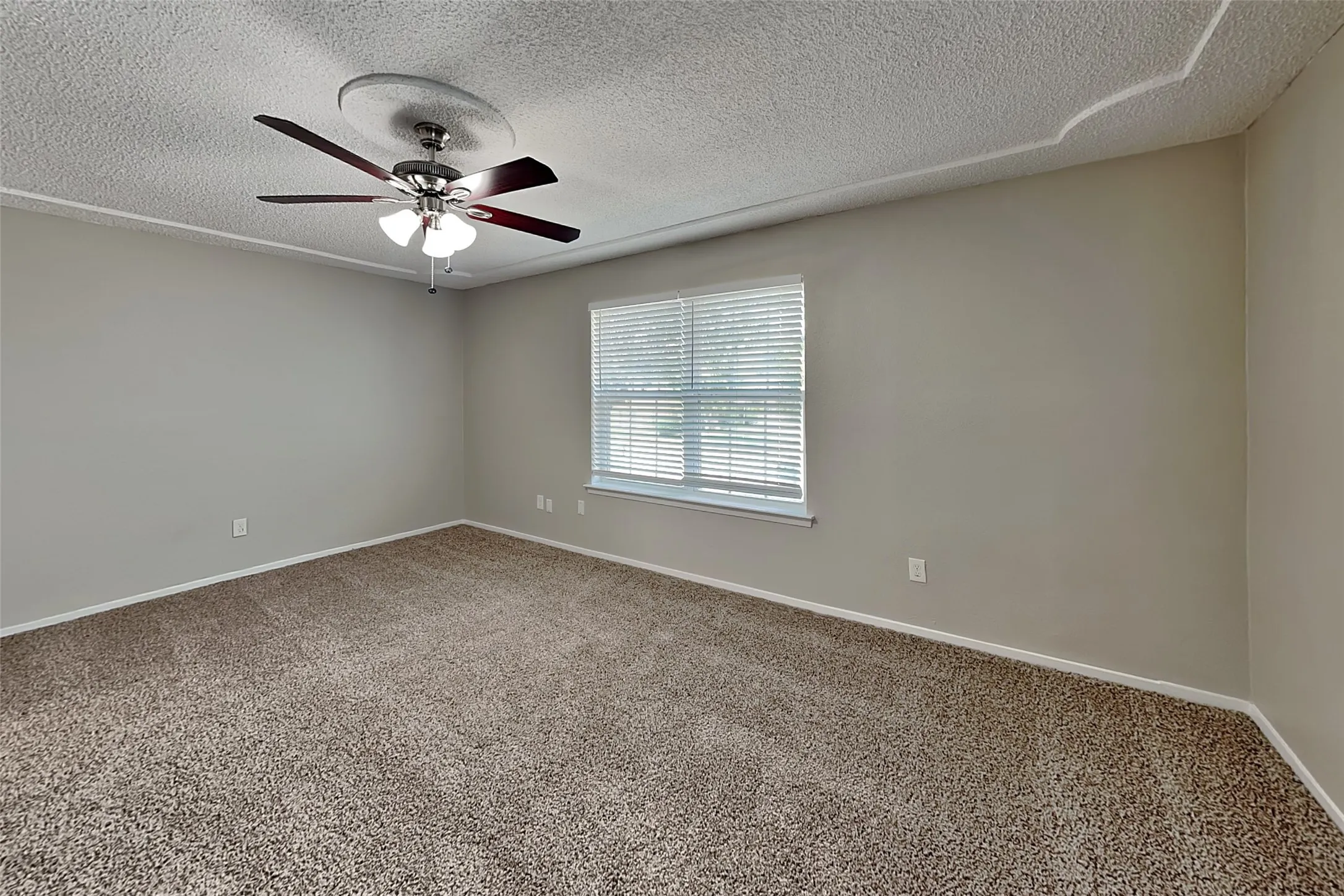 Single Family Residence For Rent in Tarrant County , 2424 Meadow Creek, Bedford, Texas 76021, 4 Bedroom, 2 Bathroom, 2 Garage spaces, 1,844 Sqft, built in 1979, mls#21371805, Real Estate Agent in Bedford, Homes For Rent in Tarrant county, Homes For Rent in Bedford, Realtor in Bedford Texas, Real Estate Brokerage Independent Realty Texas, Luminita Cordes Realtor