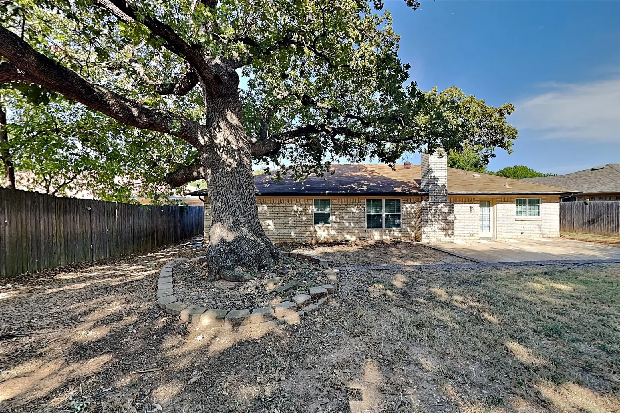 Single Family Residence For Rent in Tarrant County , 2424 Meadow Creek, Bedford, Texas 76021, 4 Bedroom, 2 Bathroom, 2 Garage spaces, 1,844 Sqft, built in 1979, mls#21371805, Real Estate Agent in Bedford, Homes For Rent in Tarrant county, Homes For Rent in Bedford, Realtor in Bedford Texas, Real Estate Brokerage Independent Realty Texas, Luminita Cordes Realtor