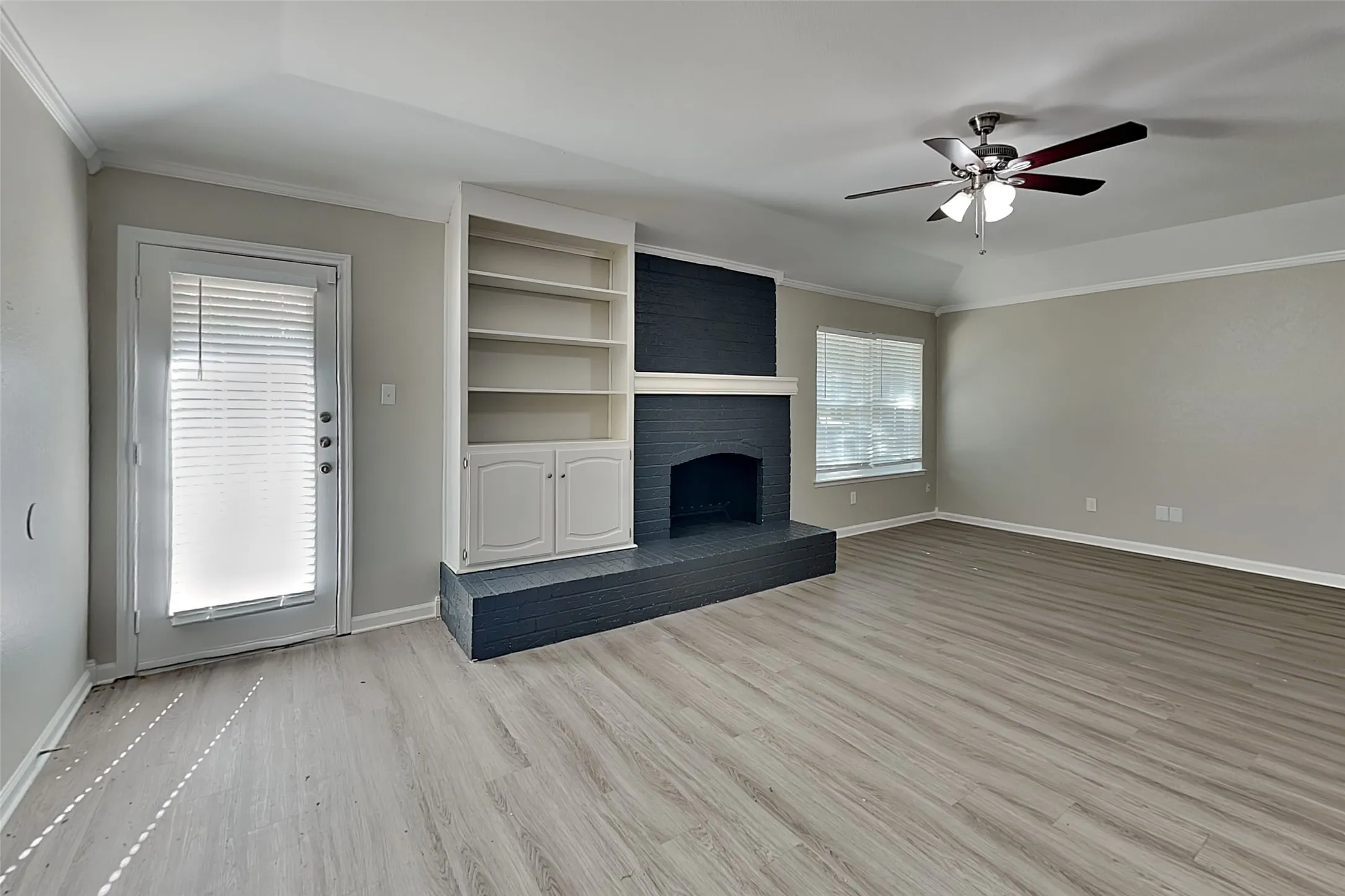 Single Family Residence For Rent in Tarrant County , 2424 Meadow Creek, Bedford, Texas 76021, 4 Bedroom, 2 Bathroom, 2 Garage spaces, 1,844 Sqft, built in 1979, mls#21371805, Real Estate Agent in Bedford, Homes For Rent in Tarrant county, Homes For Rent in Bedford, Realtor in Bedford Texas, Real Estate Brokerage Independent Realty Texas, Luminita Cordes Realtor