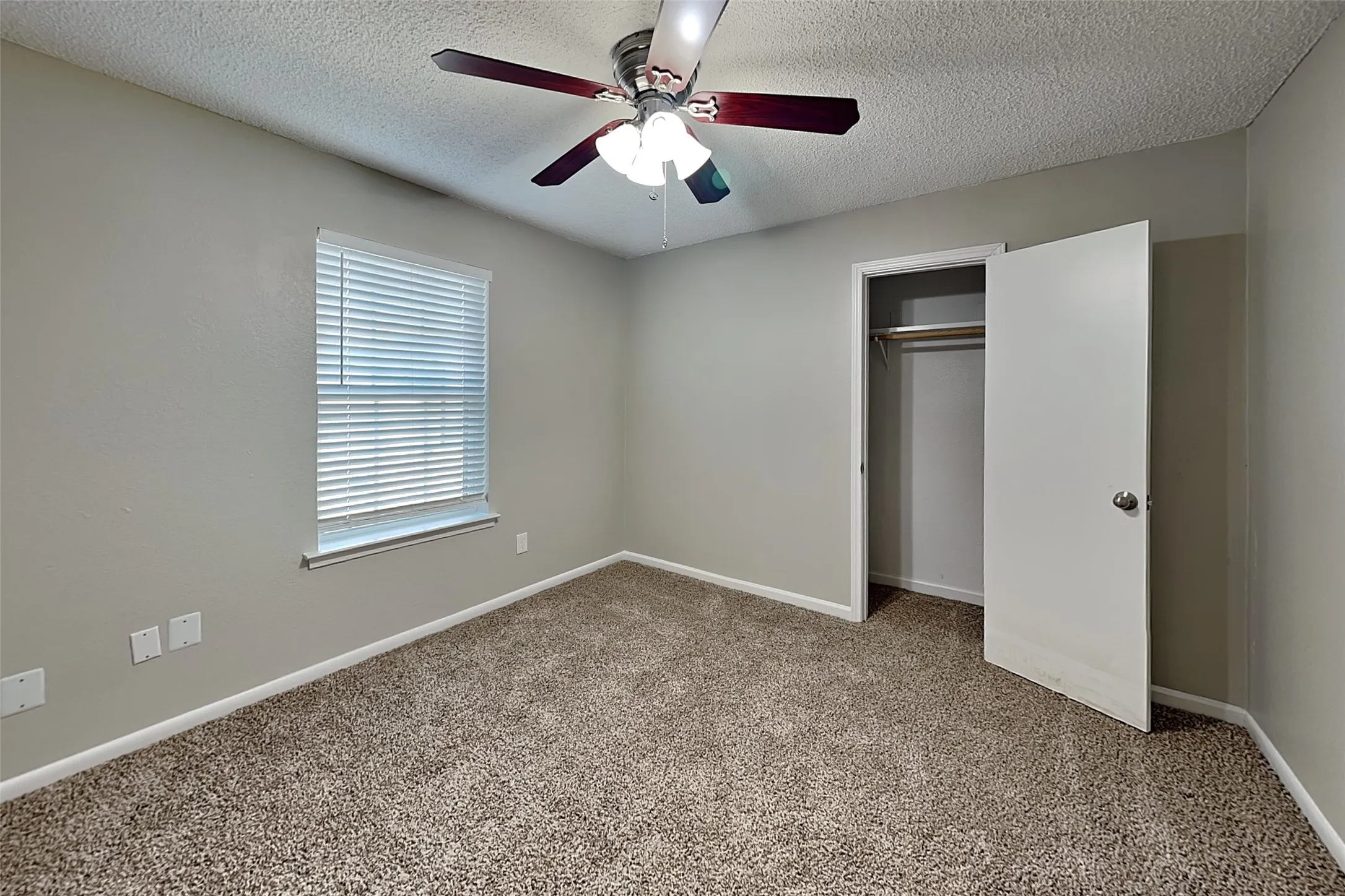 Single Family Residence For Rent in Tarrant County , 2424 Meadow Creek, Bedford, Texas 76021, 4 Bedroom, 2 Bathroom, 2 Garage spaces, 1,844 Sqft, built in 1979, mls#21371805, Real Estate Agent in Bedford, Homes For Rent in Tarrant county, Homes For Rent in Bedford, Realtor in Bedford Texas, Real Estate Brokerage Independent Realty Texas, Luminita Cordes Realtor