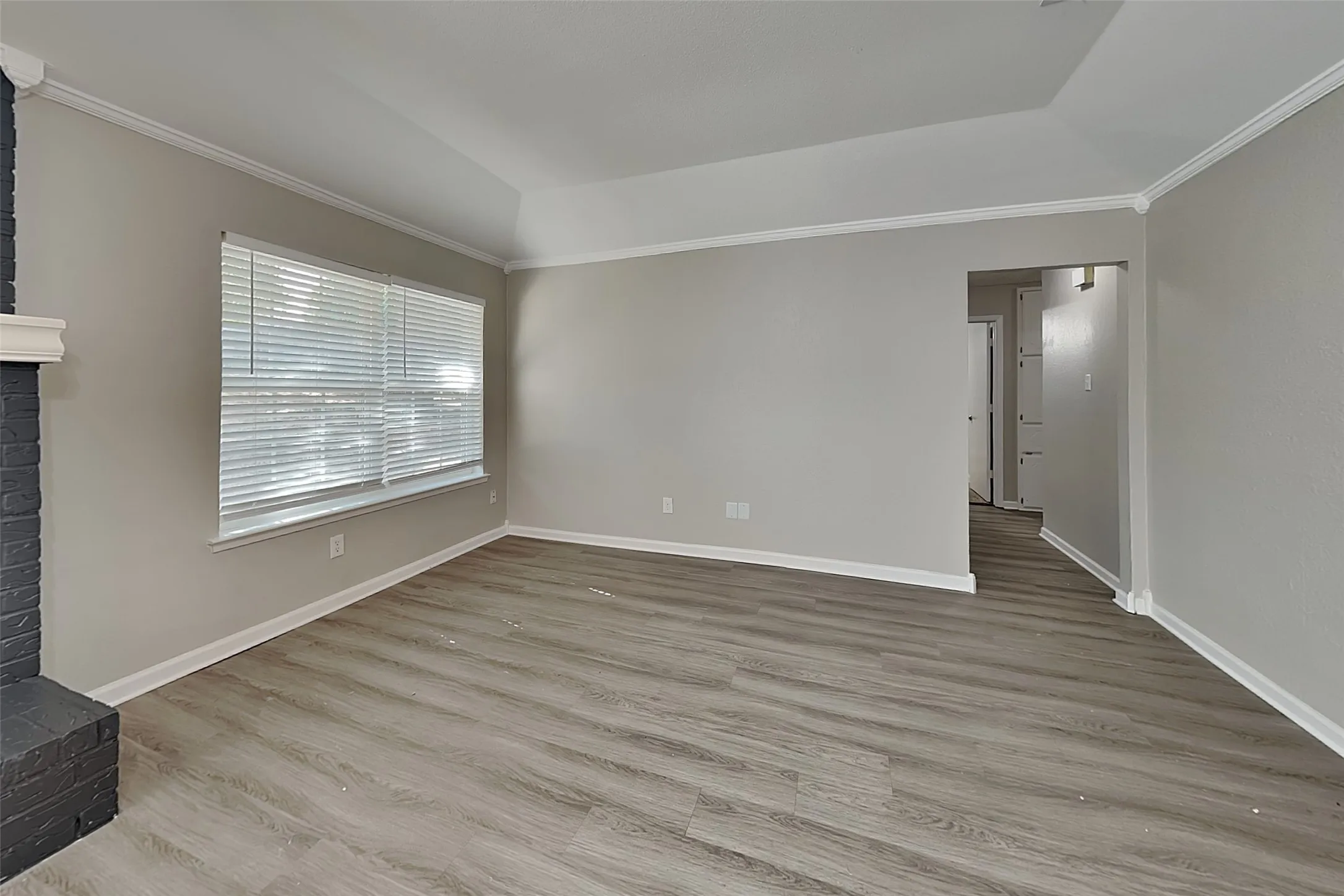 Single Family Residence For Rent in Tarrant County , 2424 Meadow Creek, Bedford, Texas 76021, 4 Bedroom, 2 Bathroom, 2 Garage spaces, 1,844 Sqft, built in 1979, mls#21371805, Real Estate Agent in Bedford, Homes For Rent in Tarrant county, Homes For Rent in Bedford, Realtor in Bedford Texas, Real Estate Brokerage Independent Realty Texas, Luminita Cordes Realtor