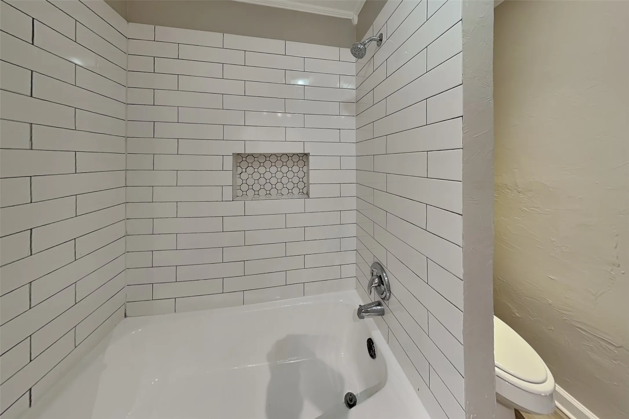 Single Family Residence For Rent in Tarrant County , 2424 Meadow Creek, Bedford, Texas 76021, 4 Bedroom, 2 Bathroom, 2 Garage spaces, 1,844 Sqft, built in 1979, mls#21371805, Real Estate Agent in Bedford, Homes For Rent in Tarrant county, Homes For Rent in Bedford, Realtor in Bedford Texas, Real Estate Brokerage Independent Realty Texas, Luminita Cordes Realtor