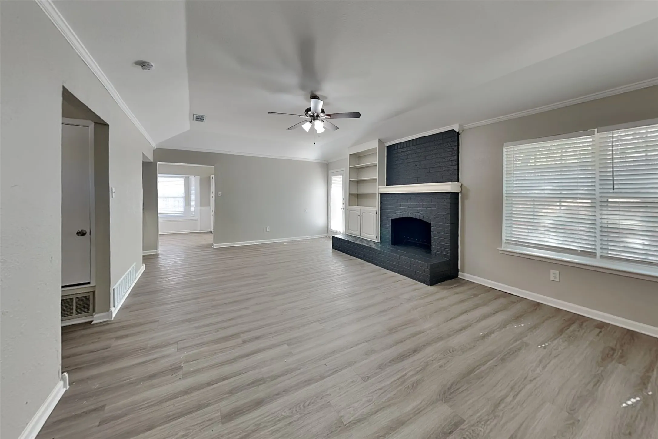 Single Family Residence For Rent in Tarrant County , 2424 Meadow Creek, Bedford, Texas 76021, 4 Bedroom, 2 Bathroom, 2 Garage spaces, 1,844 Sqft, built in 1979, mls#21371805, Real Estate Agent in Bedford, Homes For Rent in Tarrant county, Homes For Rent in Bedford, Realtor in Bedford Texas, Real Estate Brokerage Independent Realty Texas, Luminita Cordes Realtor