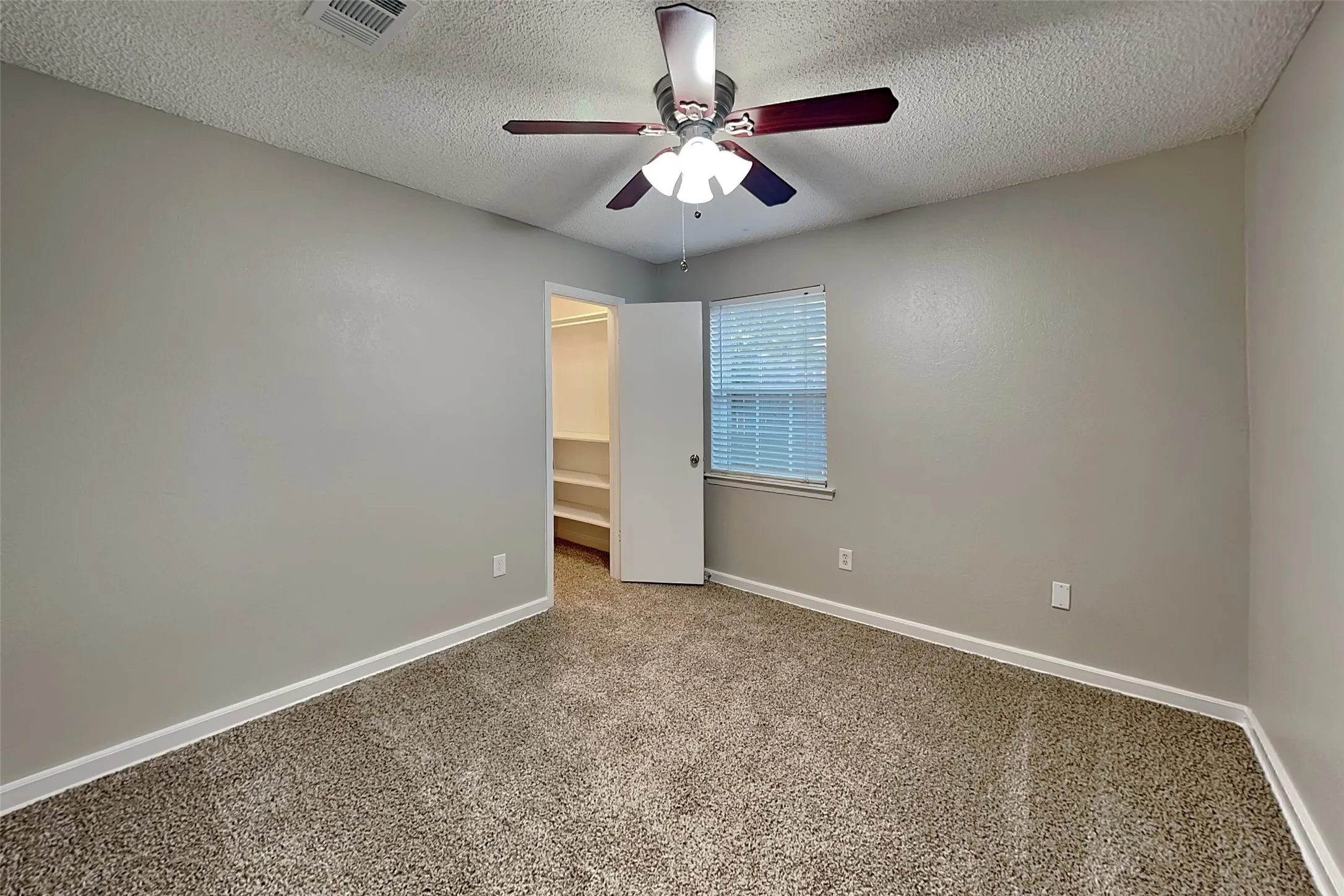 Single Family Residence For Rent in Tarrant County , 2424 Meadow Creek, Bedford, Texas 76021, 4 Bedroom, 2 Bathroom, 2 Garage spaces, 1,844 Sqft, built in 1979, mls#21371805, Real Estate Agent in Bedford, Homes For Rent in Tarrant county, Homes For Rent in Bedford, Realtor in Bedford Texas, Real Estate Brokerage Independent Realty Texas, Luminita Cordes Realtor