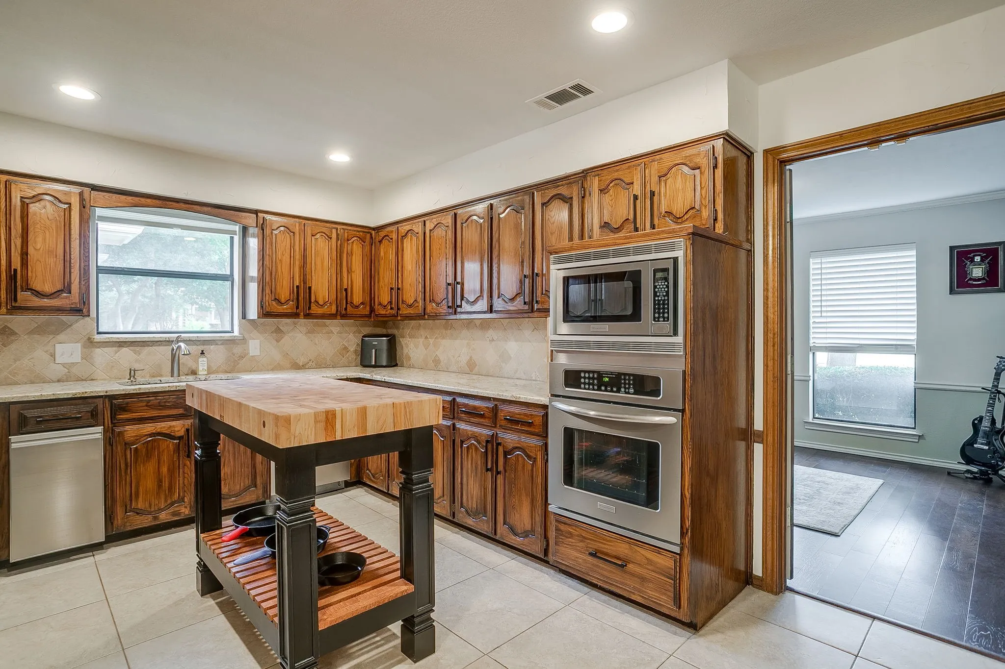 Single Family Residence For Sale in Collin County , 4441 Ballinger Court, Plano, Texas 75093, 4 Bedroom, 3 Bathroom, 2 Garage spaces, 2,350 Sqft, built in 1986, mls#21369166, Real Estate Agent in Plano, Homes For Sale in Collin county, Homes For Sale in Plano, Realtor in Plano Texas, Real Estate Brokerage Independent Realty Texas, Luminita Cordes Realtor