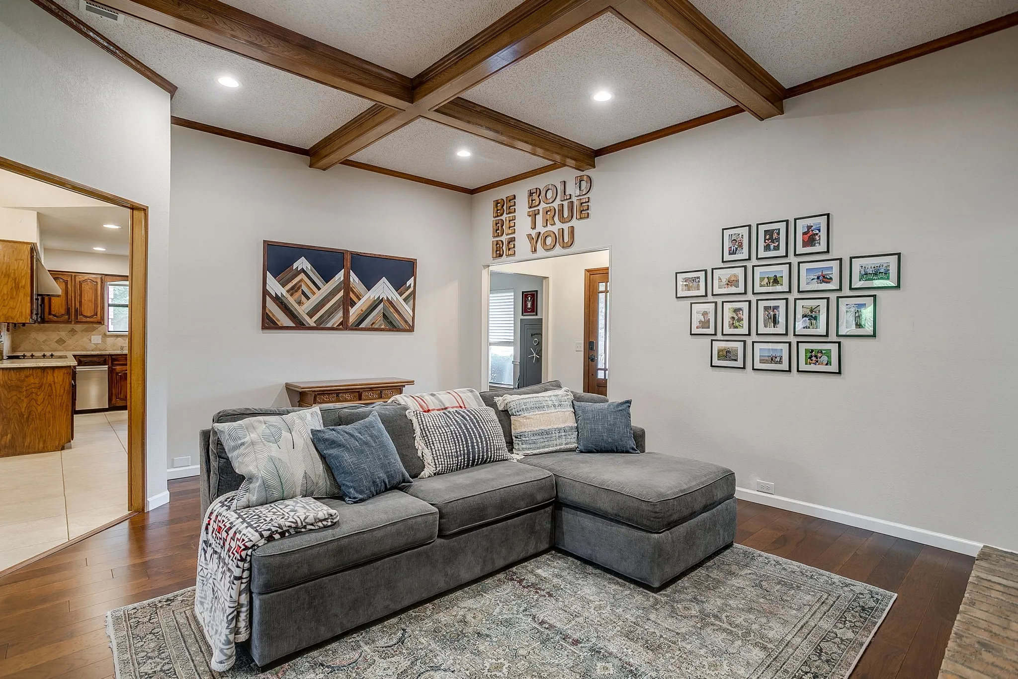 Single Family Residence For Sale in Collin County , 4441 Ballinger Court, Plano, Texas 75093, 4 Bedroom, 3 Bathroom, 2 Garage spaces, 2,350 Sqft, built in 1986, mls#21369166, Real Estate Agent in Plano, Homes For Sale in Collin county, Homes For Sale in Plano, Realtor in Plano Texas, Real Estate Brokerage Independent Realty Texas, Luminita Cordes Realtor