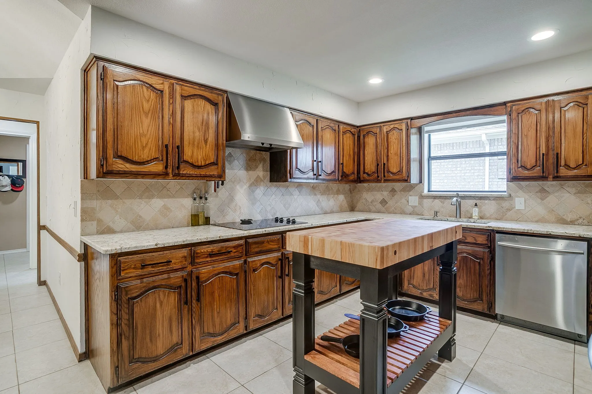 Single Family Residence For Sale in Collin County , 4441 Ballinger Court, Plano, Texas 75093, 4 Bedroom, 3 Bathroom, 2 Garage spaces, 2,350 Sqft, built in 1986, mls#21369166, Real Estate Agent in Plano, Homes For Sale in Collin county, Homes For Sale in Plano, Realtor in Plano Texas, Real Estate Brokerage Independent Realty Texas, Luminita Cordes Realtor