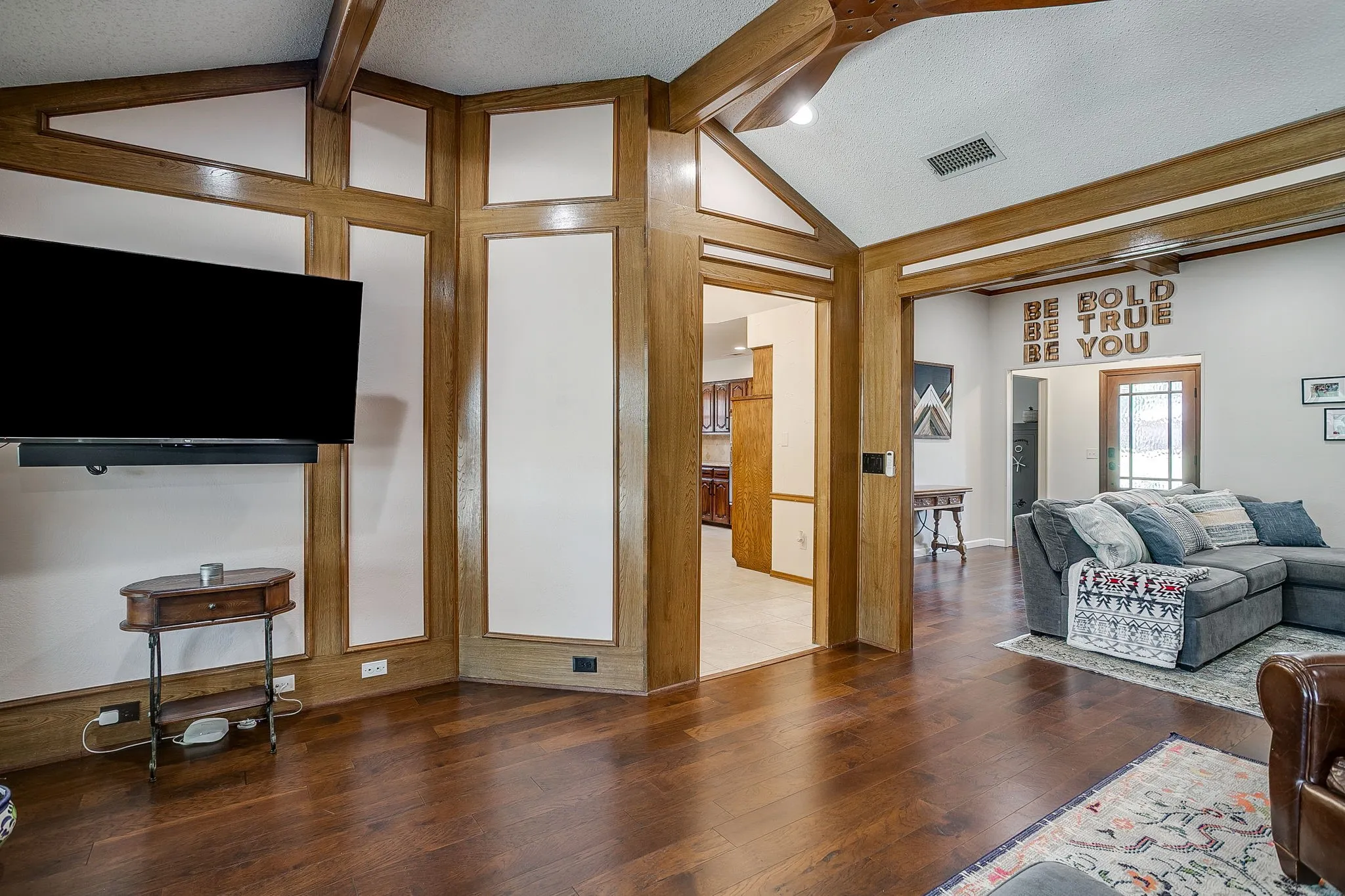 Single Family Residence For Sale in Collin County , 4441 Ballinger Court, Plano, Texas 75093, 4 Bedroom, 3 Bathroom, 2 Garage spaces, 2,350 Sqft, built in 1986, mls#21369166, Real Estate Agent in Plano, Homes For Sale in Collin county, Homes For Sale in Plano, Realtor in Plano Texas, Real Estate Brokerage Independent Realty Texas, Luminita Cordes Realtor