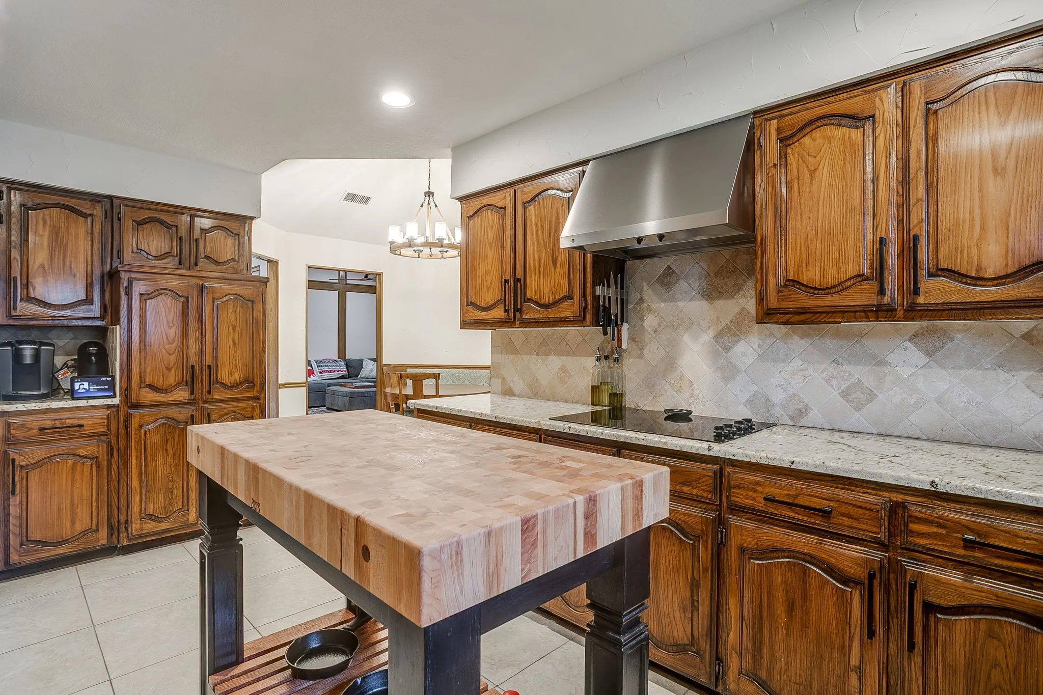 Single Family Residence For Sale in Collin County , 4441 Ballinger Court, Plano, Texas 75093, 4 Bedroom, 3 Bathroom, 2 Garage spaces, 2,350 Sqft, built in 1986, mls#21369166, Real Estate Agent in Plano, Homes For Sale in Collin county, Homes For Sale in Plano, Realtor in Plano Texas, Real Estate Brokerage Independent Realty Texas, Luminita Cordes Realtor