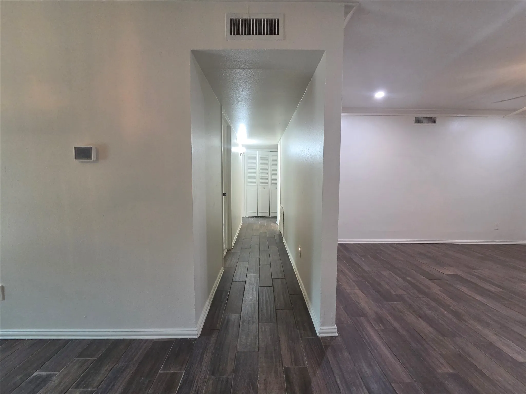 Single Family Residence For Rent in Dallas County , 5102 Preston Trail, Garland, Texas 75043, 3 Bedroom, 2 Bathroom, 2 Garage spaces, 1,301 Sqft, built in 1971, mls#21371778, Real Estate Agent in Garland, Homes For Rent in Dallas county, Homes For Rent in Garland, Realtor in Garland Texas, Real Estate Brokerage Independent Realty Texas, Luminita Cordes Realtor
