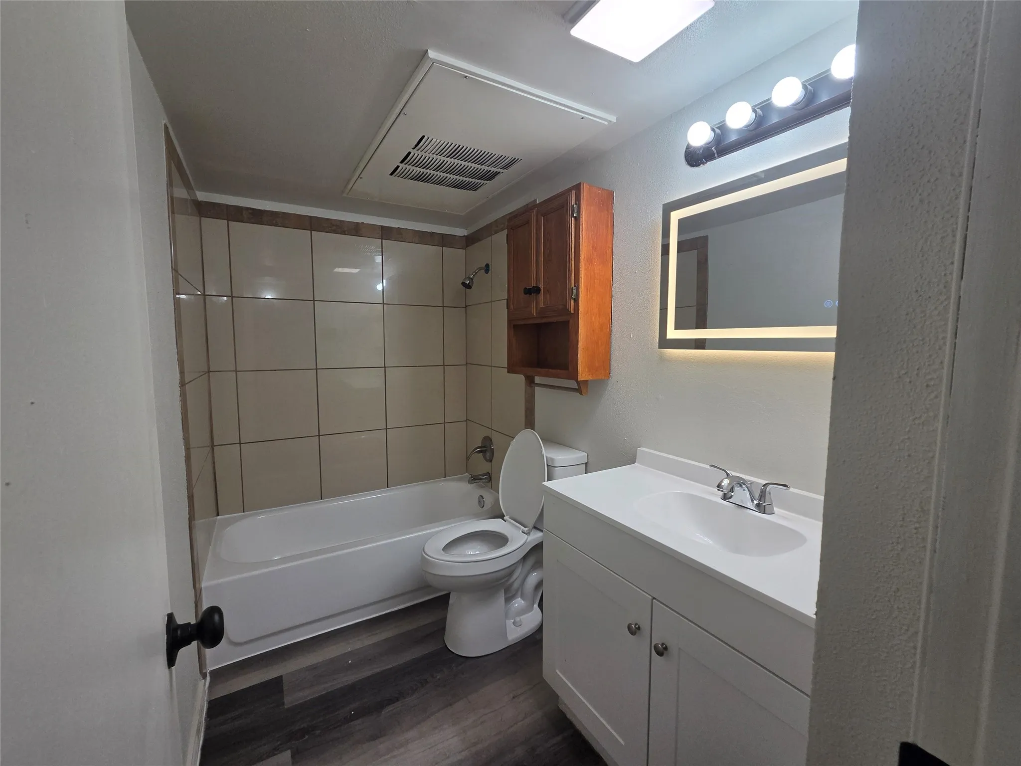 Single Family Residence For Rent in Dallas County , 5102 Preston Trail, Garland, Texas 75043, 3 Bedroom, 2 Bathroom, 2 Garage spaces, 1,301 Sqft, built in 1971, mls#21371778, Real Estate Agent in Garland, Homes For Rent in Dallas county, Homes For Rent in Garland, Realtor in Garland Texas, Real Estate Brokerage Independent Realty Texas, Luminita Cordes Realtor
