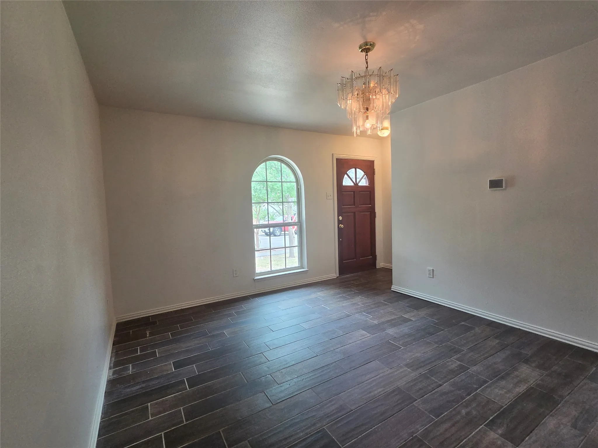 Single Family Residence For Rent in Dallas County , 5102 Preston Trail, Garland, Texas 75043, 3 Bedroom, 2 Bathroom, 2 Garage spaces, 1,301 Sqft, built in 1971, mls#21371778, Real Estate Agent in Garland, Homes For Rent in Dallas county, Homes For Rent in Garland, Realtor in Garland Texas, Real Estate Brokerage Independent Realty Texas, Luminita Cordes Realtor