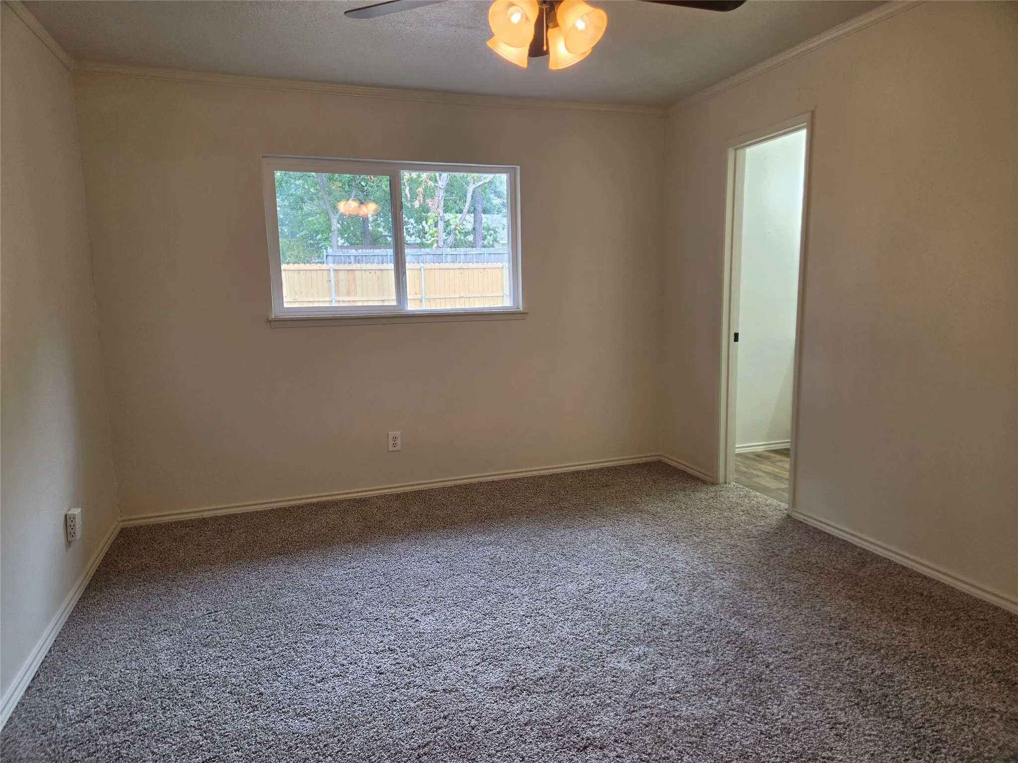 Single Family Residence For Rent in Dallas County , 5102 Preston Trail, Garland, Texas 75043, 3 Bedroom, 2 Bathroom, 2 Garage spaces, 1,301 Sqft, built in 1971, mls#21371778, Real Estate Agent in Garland, Homes For Rent in Dallas county, Homes For Rent in Garland, Realtor in Garland Texas, Real Estate Brokerage Independent Realty Texas, Luminita Cordes Realtor
