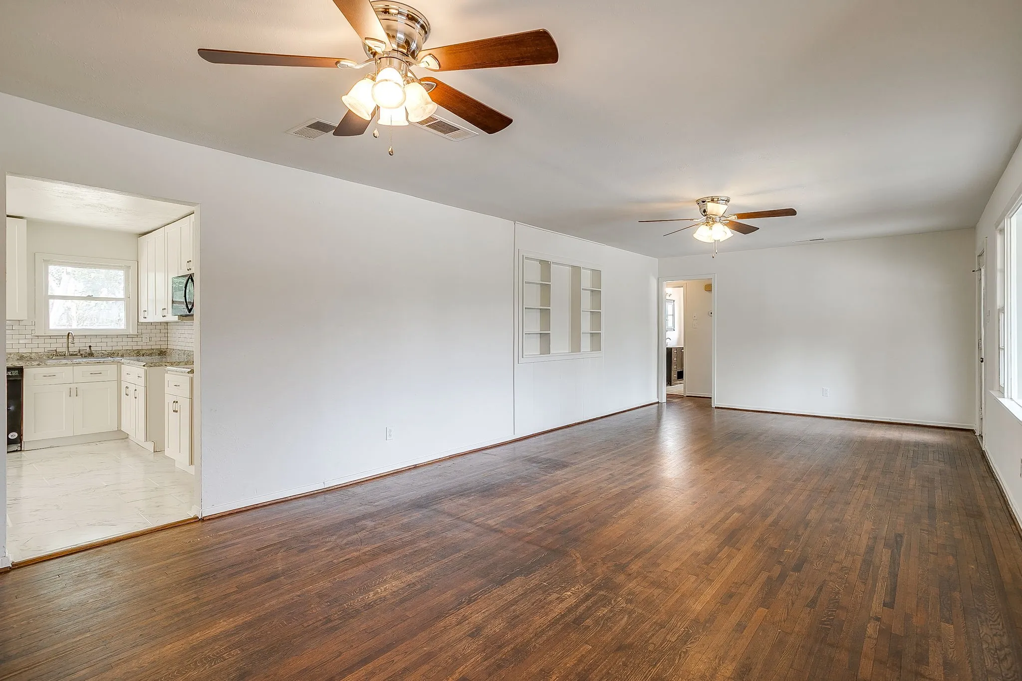 Single Family Residence For Sale in Tarrant County , 5736 Tracyne Drive, Westworth Village, Texas 76114, 3 Bedroom, 1 Bathroom, 1 Garage spaces, 1,440 Sqft, built in 1953, mls#21371807, Real Estate Agent in Westworth Village, Homes For Sale in Tarrant county, Homes For Sale in Westworth Village, Realtor in Westworth Village Texas, Real Estate Brokerage Independent Realty Texas, Luminita Cordes Realtor