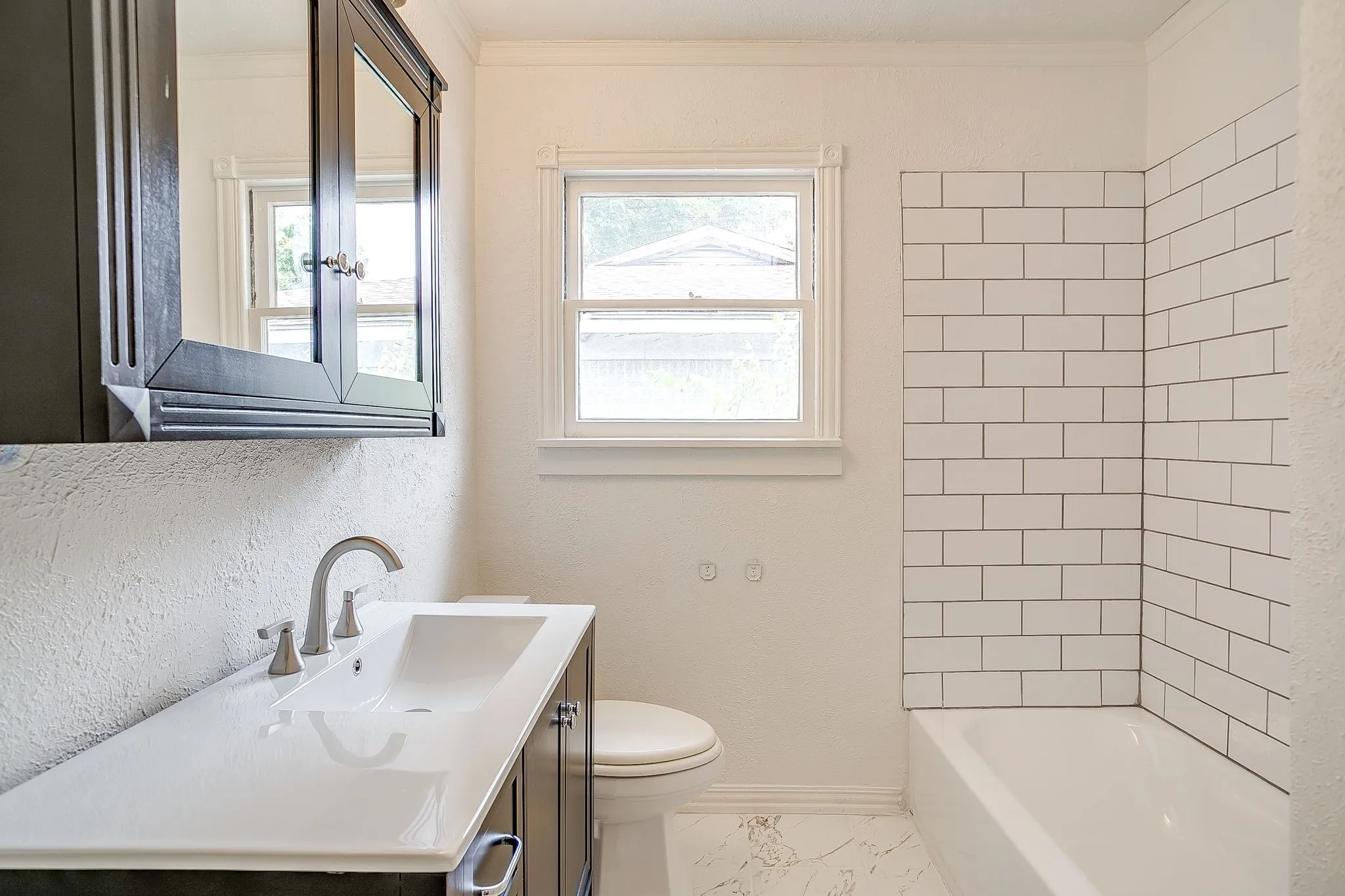 Single Family Residence For Sale in Tarrant County , 5736 Tracyne Drive, Westworth Village, Texas 76114, 3 Bedroom, 1 Bathroom, 1 Garage spaces, 1,440 Sqft, built in 1953, mls#21371807, Real Estate Agent in Westworth Village, Homes For Sale in Tarrant county, Homes For Sale in Westworth Village, Realtor in Westworth Village Texas, Real Estate Brokerage Independent Realty Texas, Luminita Cordes Realtor