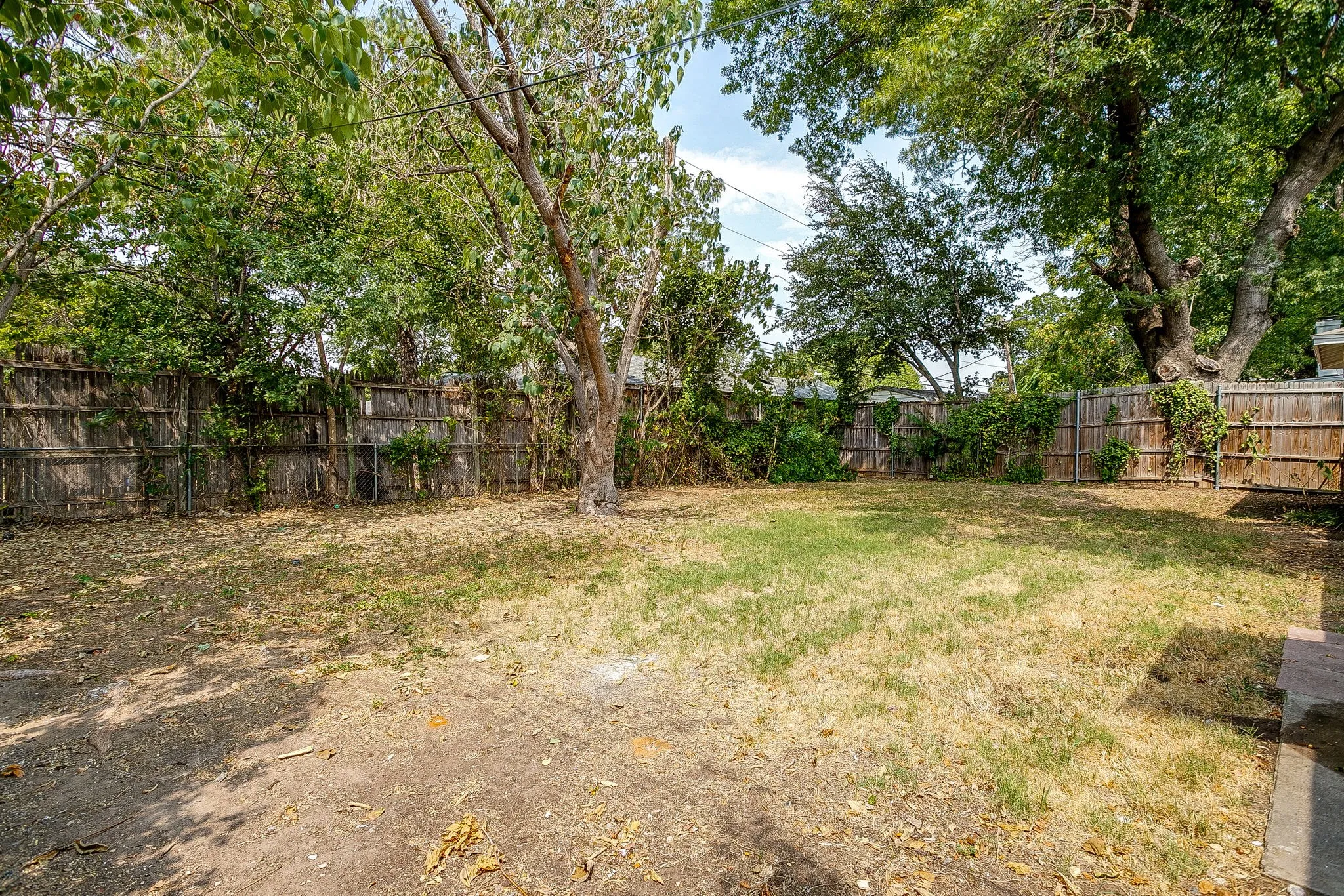 Single Family Residence For Sale in Tarrant County , 5736 Tracyne Drive, Westworth Village, Texas 76114, 3 Bedroom, 1 Bathroom, 1 Garage spaces, 1,440 Sqft, built in 1953, mls#21371807, Real Estate Agent in Westworth Village, Homes For Sale in Tarrant county, Homes For Sale in Westworth Village, Realtor in Westworth Village Texas, Real Estate Brokerage Independent Realty Texas, Luminita Cordes Realtor