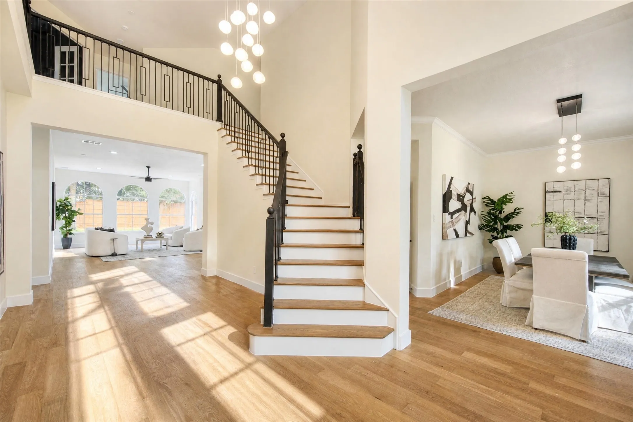 Single Family Residence For Sale in Collin County , 3041 Hillingdon Drive, Richardson, Texas 75082, 5 Bedroom, 4 Bathroom, 2 Garage spaces, 3,983 Sqft, built in 1993, mls#21371803, Real Estate Agent in Richardson, Homes For Sale in Collin county, Homes For Sale in Richardson, Realtor in Richardson Texas, Real Estate Brokerage Independent Realty Texas, Luminita Cordes Realtor