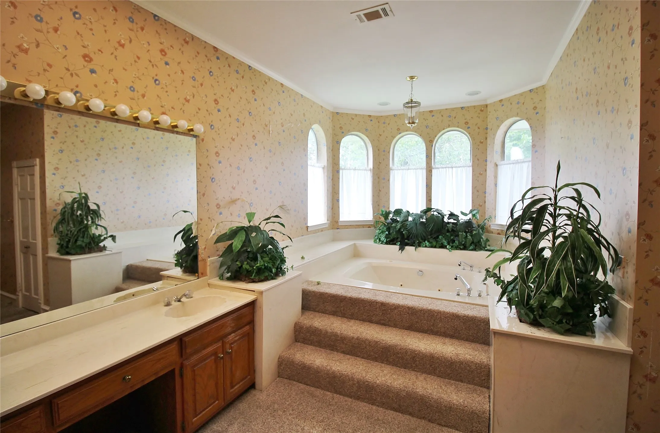 Single Family Residence For Rent in Ellis County , 8150 Bob White Road, Waxahachie, Texas 75167, 3 Bedroom, 4 Bathroom, Garage spaces, 3,662 Sqft, built in 1984, mls#21371825, Real Estate Agent in Waxahachie, Homes For Rent in Ellis county, Homes For Rent in Waxahachie, Realtor in Waxahachie Texas, Real Estate Brokerage Independent Realty Texas, Luminita Cordes Realtor