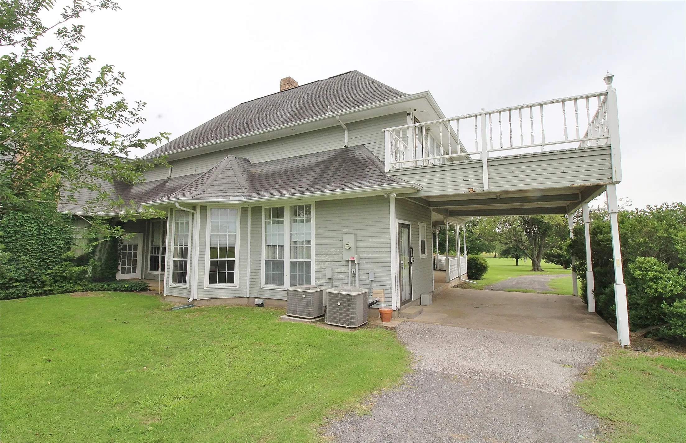 Single Family Residence For Rent in Ellis County , 8150 Bob White Road, Waxahachie, Texas 75167, 3 Bedroom, 4 Bathroom, Garage spaces, 3,662 Sqft, built in 1984, mls#21371825, Real Estate Agent in Waxahachie, Homes For Rent in Ellis county, Homes For Rent in Waxahachie, Realtor in Waxahachie Texas, Real Estate Brokerage Independent Realty Texas, Luminita Cordes Realtor