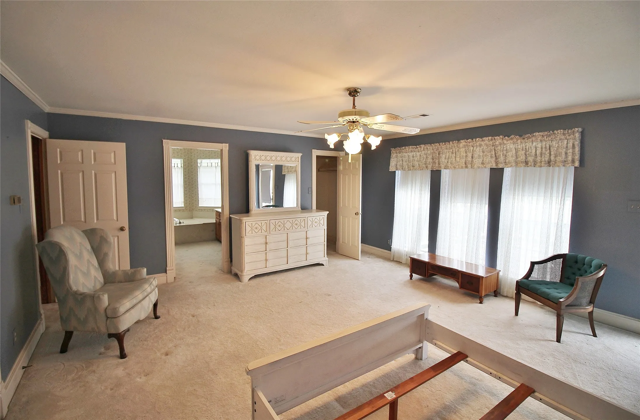 Single Family Residence For Rent in Ellis County , 8150 Bob White Road, Waxahachie, Texas 75167, 3 Bedroom, 4 Bathroom, Garage spaces, 3,662 Sqft, built in 1984, mls#21371825, Real Estate Agent in Waxahachie, Homes For Rent in Ellis county, Homes For Rent in Waxahachie, Realtor in Waxahachie Texas, Real Estate Brokerage Independent Realty Texas, Luminita Cordes Realtor