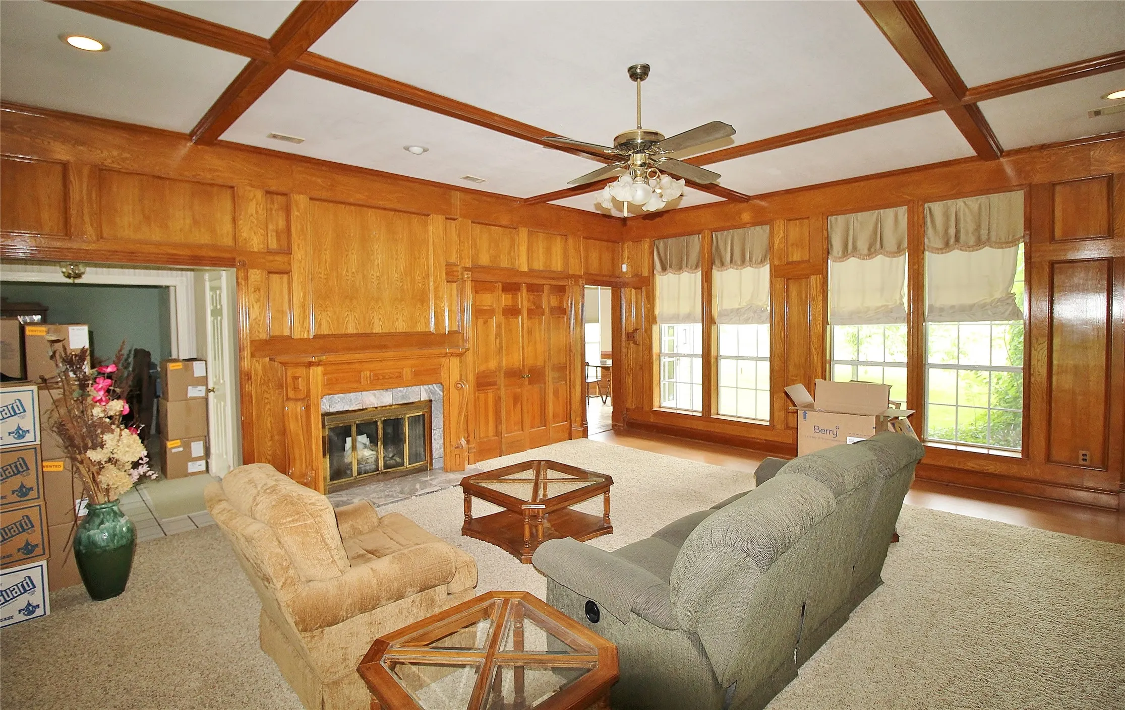 Single Family Residence For Rent in Ellis County , 8150 Bob White Road, Waxahachie, Texas 75167, 3 Bedroom, 4 Bathroom, Garage spaces, 3,662 Sqft, built in 1984, mls#21371825, Real Estate Agent in Waxahachie, Homes For Rent in Ellis county, Homes For Rent in Waxahachie, Realtor in Waxahachie Texas, Real Estate Brokerage Independent Realty Texas, Luminita Cordes Realtor