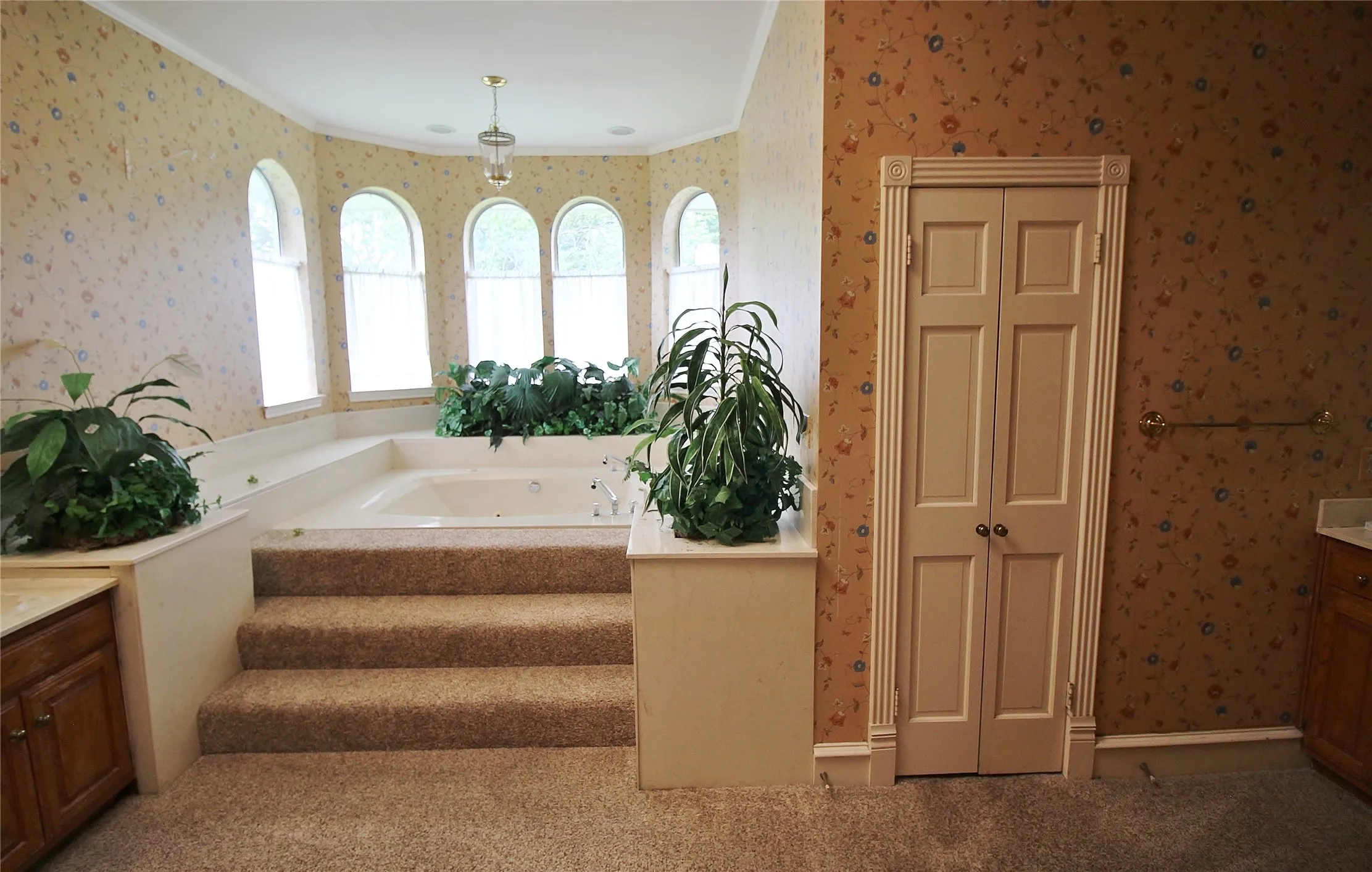 Single Family Residence For Rent in Ellis County , 8150 Bob White Road, Waxahachie, Texas 75167, 3 Bedroom, 4 Bathroom, Garage spaces, 3,662 Sqft, built in 1984, mls#21371825, Real Estate Agent in Waxahachie, Homes For Rent in Ellis county, Homes For Rent in Waxahachie, Realtor in Waxahachie Texas, Real Estate Brokerage Independent Realty Texas, Luminita Cordes Realtor