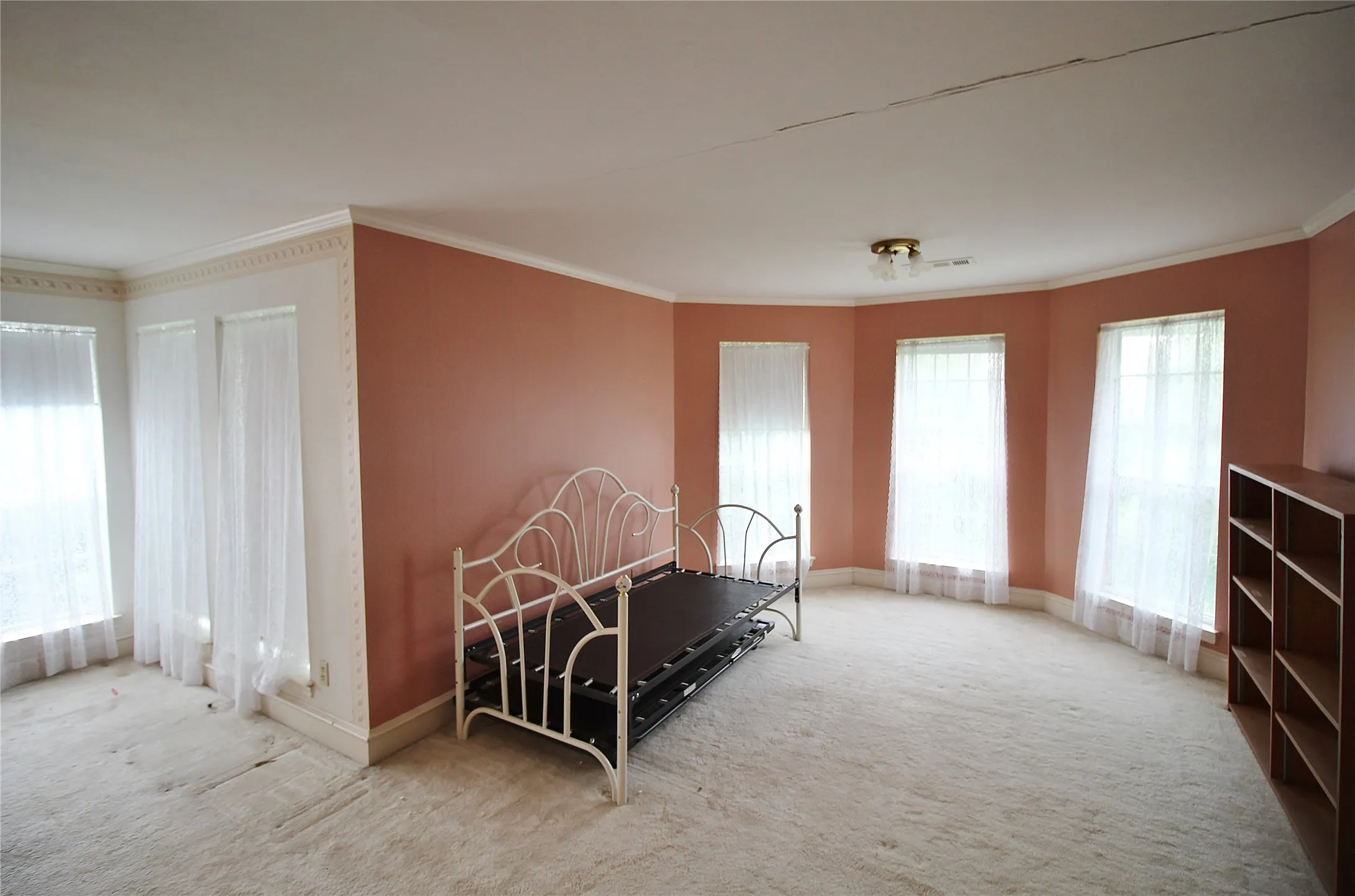 Single Family Residence For Rent in Ellis County , 8150 Bob White Road, Waxahachie, Texas 75167, 3 Bedroom, 4 Bathroom, Garage spaces, 3,662 Sqft, built in 1984, mls#21371825, Real Estate Agent in Waxahachie, Homes For Rent in Ellis county, Homes For Rent in Waxahachie, Realtor in Waxahachie Texas, Real Estate Brokerage Independent Realty Texas, Luminita Cordes Realtor