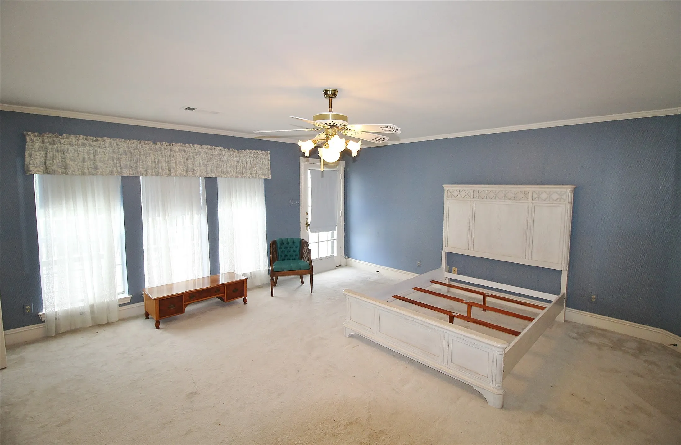 Single Family Residence For Rent in Ellis County , 8150 Bob White Road, Waxahachie, Texas 75167, 3 Bedroom, 4 Bathroom, Garage spaces, 3,662 Sqft, built in 1984, mls#21371825, Real Estate Agent in Waxahachie, Homes For Rent in Ellis county, Homes For Rent in Waxahachie, Realtor in Waxahachie Texas, Real Estate Brokerage Independent Realty Texas, Luminita Cordes Realtor