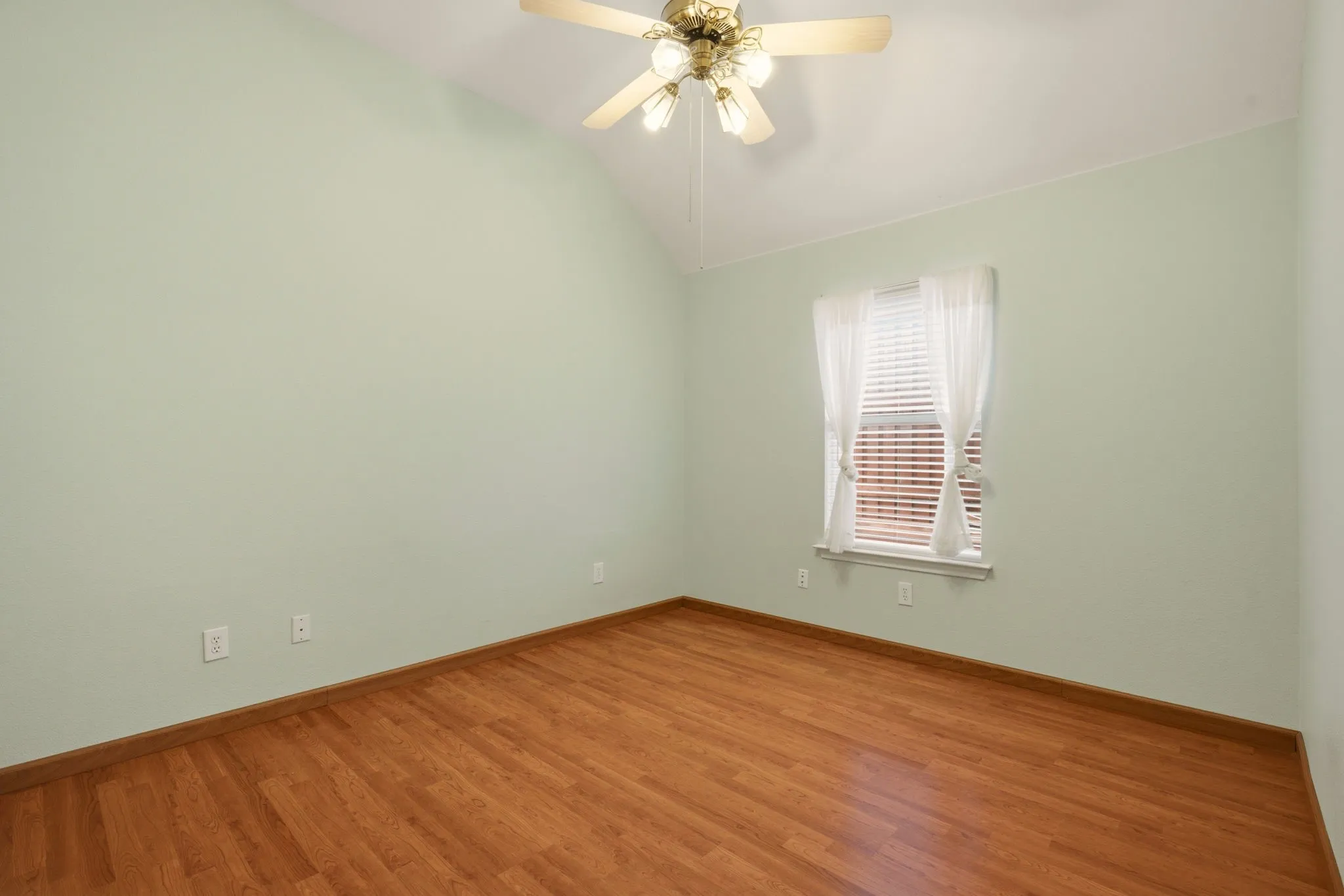 Bedrooom 2