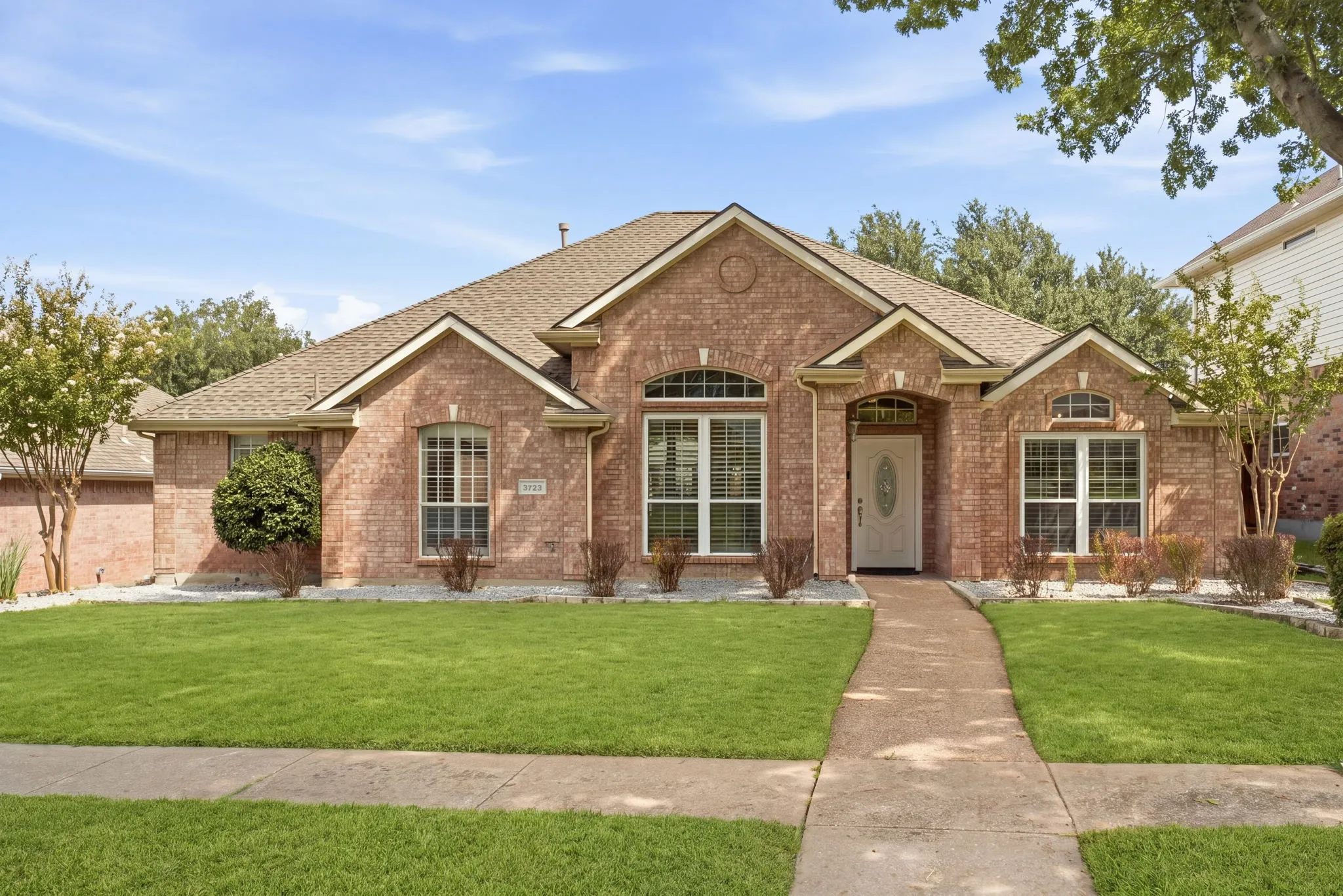 Single Family Residence For Sale in Denton County , 3723 White River Drive, Dallas, Texas 75287, 4 Bedroom, 3 Bathroom, 2 Garage spaces, 2,321 Sqft, built in 1997, mls#21362434, Real Estate Agent in Dallas, Homes For Sale in Denton county, Homes For Sale in Dallas, Realtor in Dallas Texas, Real Estate Brokerage Independent Realty Texas, Luminita Cordes Realtor