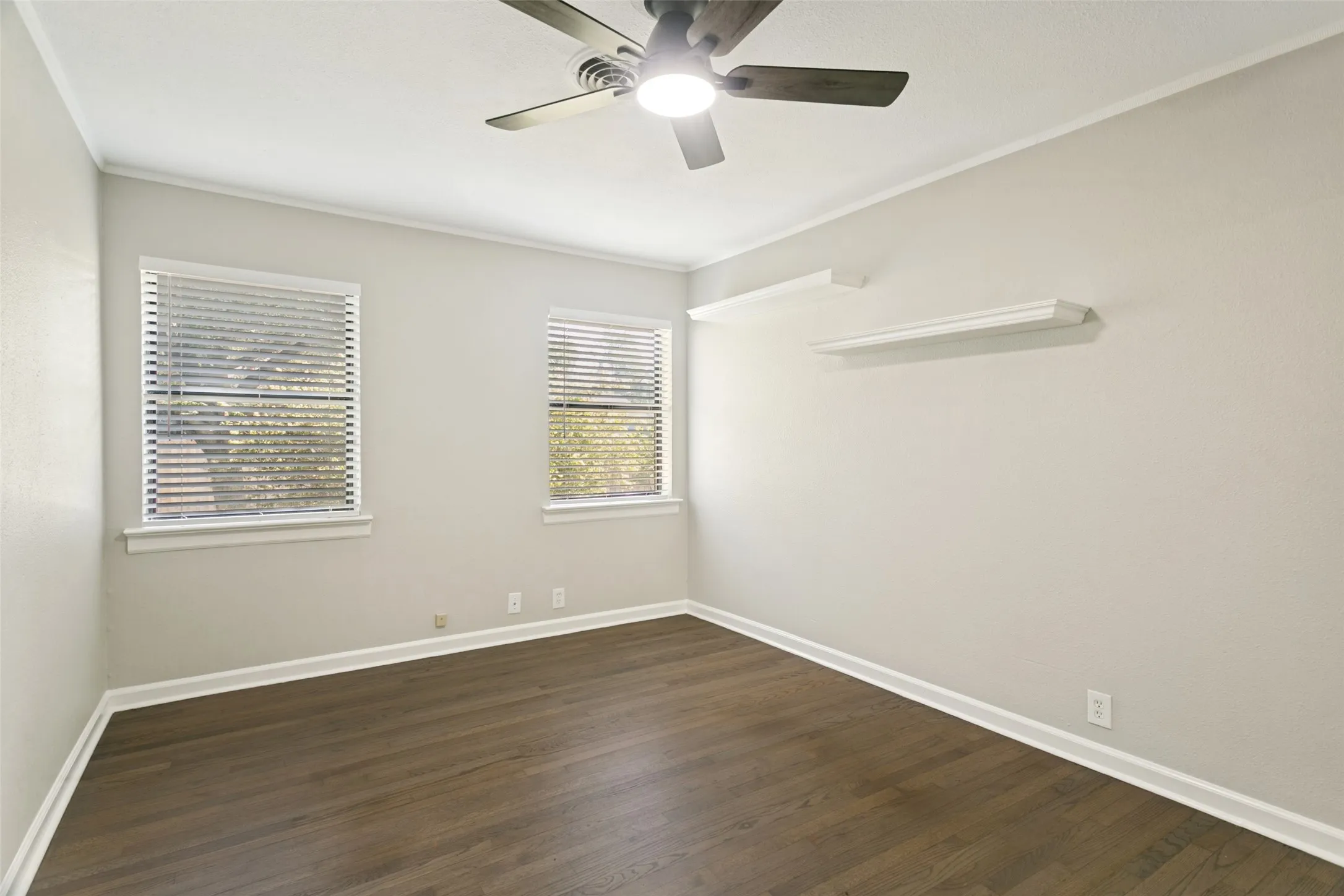 Single Family Residence For Sale in Dallas County , 2952 Lavita Lane, Farmers Branch, Texas 75234, 4 Bedroom, 2 Bathroom, Garage spaces, 1,700 Sqft, built in 1955, mls#21369651, Real Estate Agent in Farmers Branch, Homes For Sale in Dallas county, Homes For Sale in Farmers Branch, Realtor in Farmers Branch Texas, Real Estate Brokerage Independent Realty Texas, Luminita Cordes Realtor