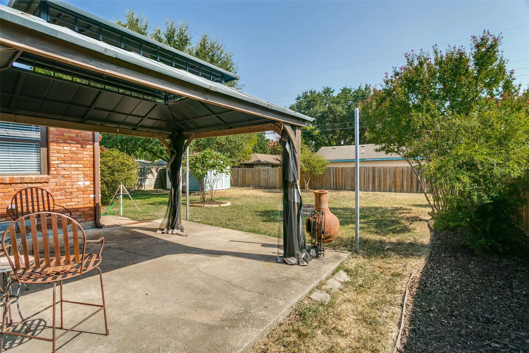 Single Family Residence For Sale in Dallas County , 2952 Lavita Lane, Farmers Branch, Texas 75234, 4 Bedroom, 2 Bathroom, Garage spaces, 1,700 Sqft, built in 1955, mls#21369651, Real Estate Agent in Farmers Branch, Homes For Sale in Dallas county, Homes For Sale in Farmers Branch, Realtor in Farmers Branch Texas, Real Estate Brokerage Independent Realty Texas, Luminita Cordes Realtor