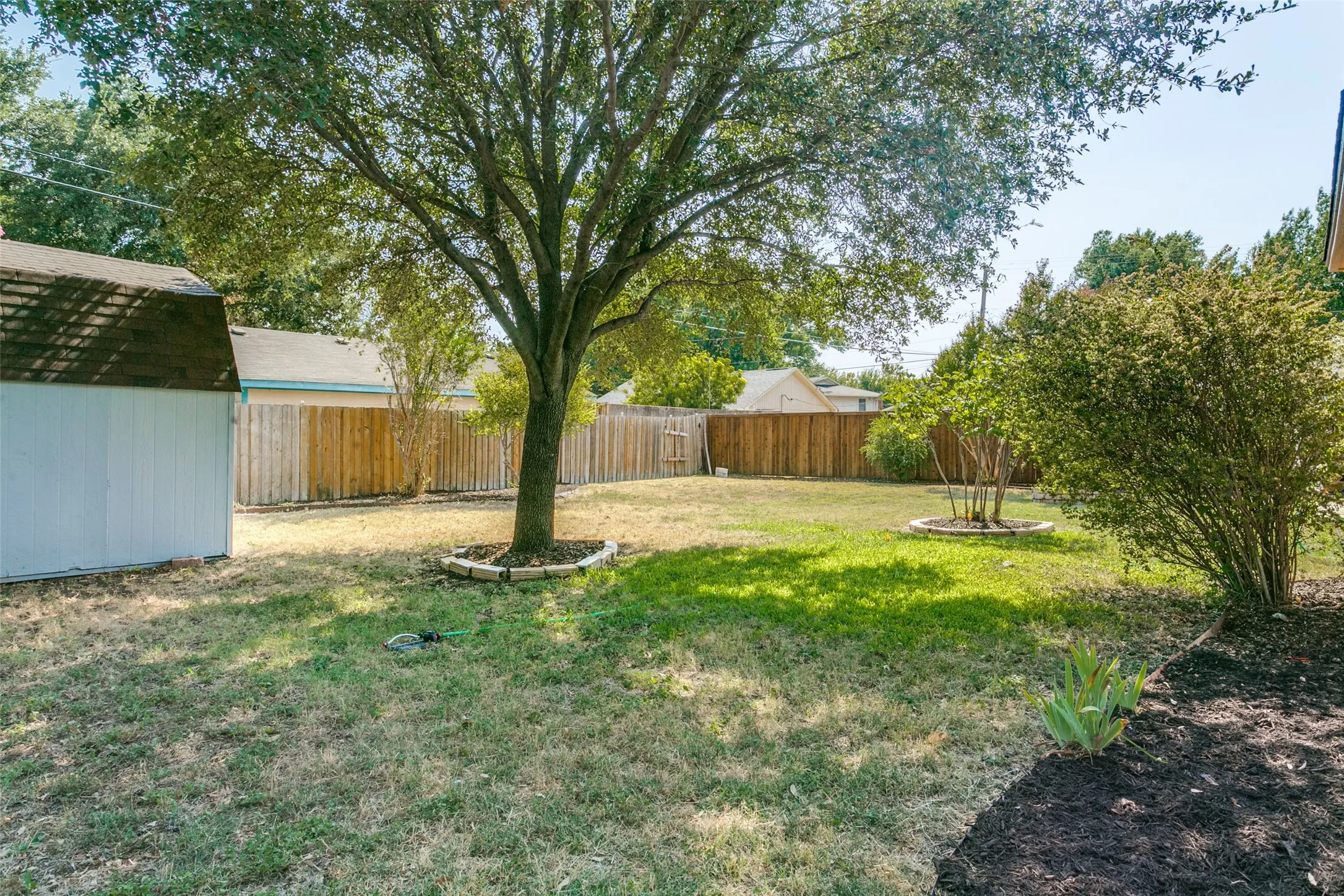 Single Family Residence For Sale in Dallas County , 2952 Lavita Lane, Farmers Branch, Texas 75234, 4 Bedroom, 2 Bathroom, Garage spaces, 1,700 Sqft, built in 1955, mls#21369651, Real Estate Agent in Farmers Branch, Homes For Sale in Dallas county, Homes For Sale in Farmers Branch, Realtor in Farmers Branch Texas, Real Estate Brokerage Independent Realty Texas, Luminita Cordes Realtor