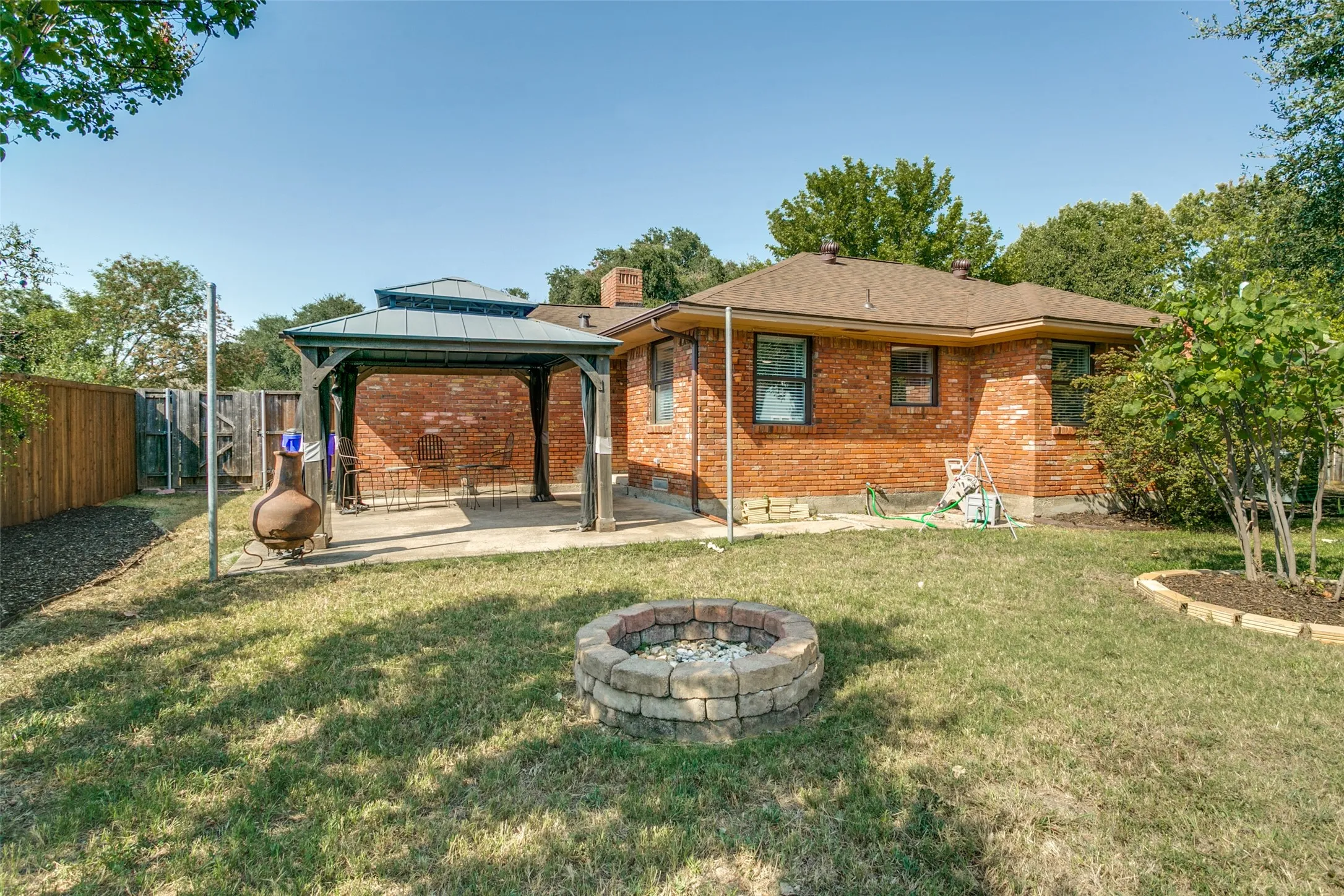 Single Family Residence For Sale in Dallas County , 2952 Lavita Lane, Farmers Branch, Texas 75234, 4 Bedroom, 2 Bathroom, Garage spaces, 1,700 Sqft, built in 1955, mls#21369651, Real Estate Agent in Farmers Branch, Homes For Sale in Dallas county, Homes For Sale in Farmers Branch, Realtor in Farmers Branch Texas, Real Estate Brokerage Independent Realty Texas, Luminita Cordes Realtor