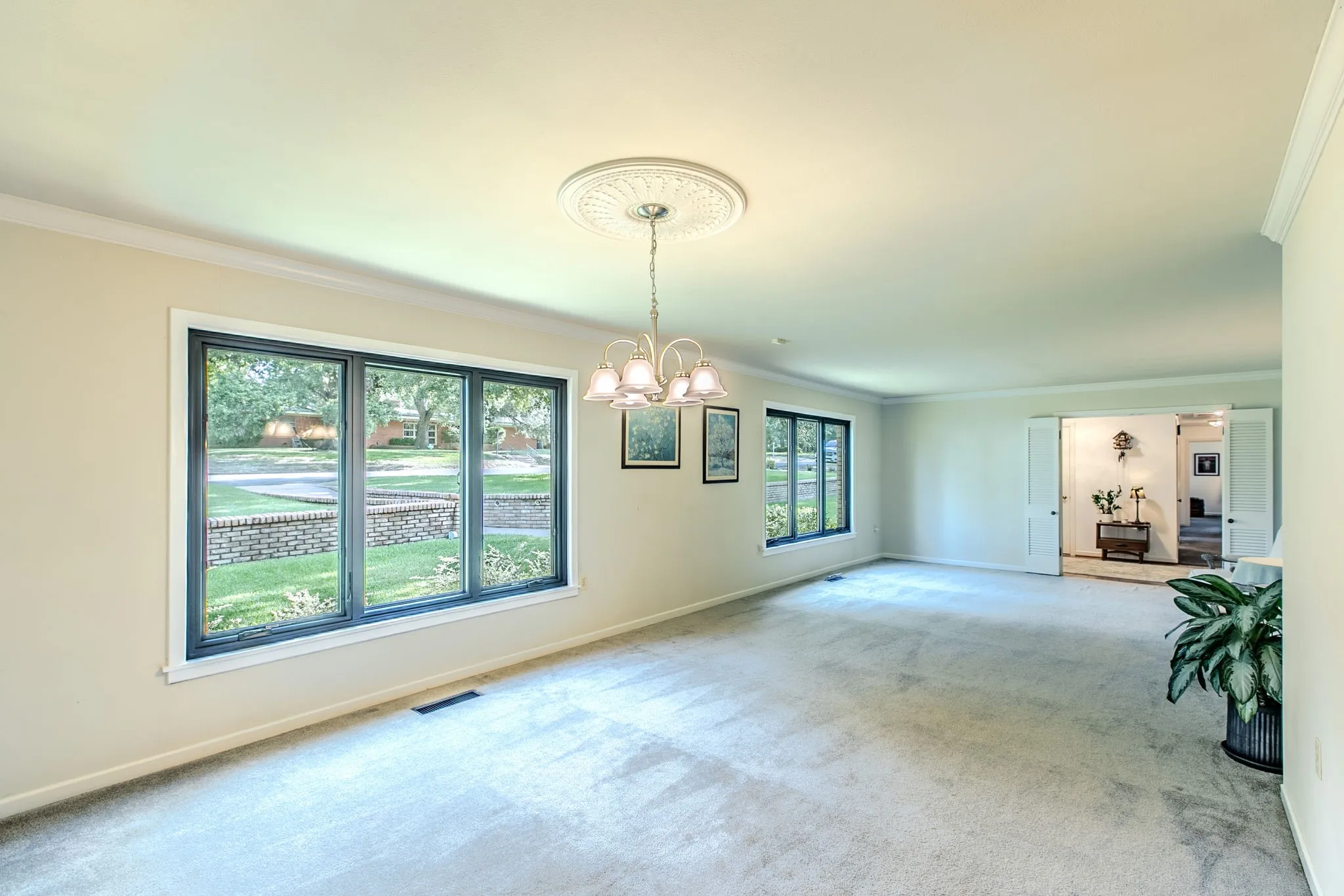 Single Family Residence For Sale in Mc Lennan County , 4936 Ridgeview Drive, Waco, Texas 76710, 3 Bedroom, 3 Bathroom, 2 Garage spaces, 3,092 Sqft, built in 1956, mls#21367081, Real Estate Agent in Waco, Homes For Sale in Mc Lennan county, Homes For Sale in Waco, Realtor in Waco Texas, Real Estate Brokerage Independent Realty Texas, Luminita Cordes Realtor