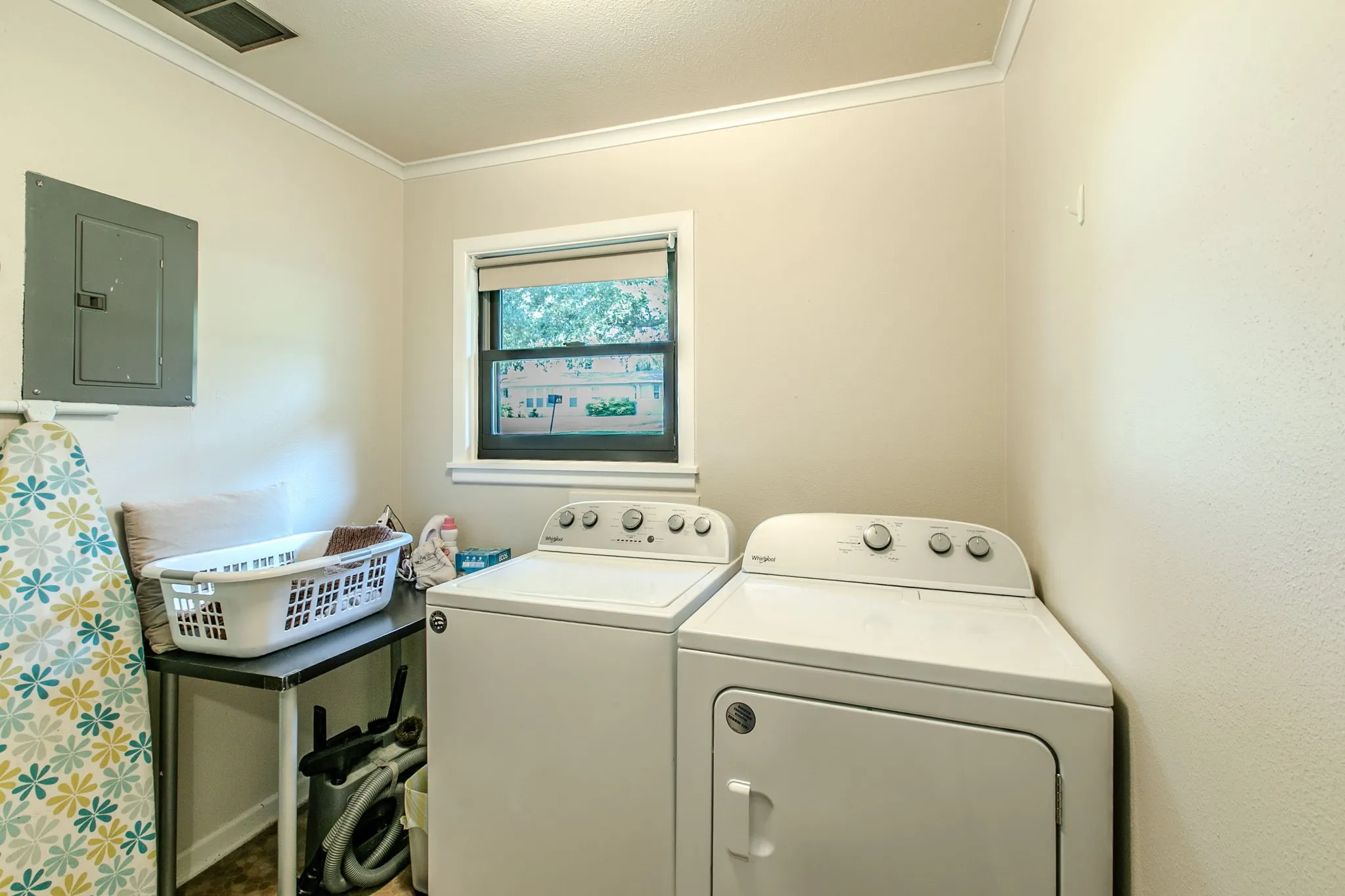 Single Family Residence For Sale in Mc Lennan County , 4936 Ridgeview Drive, Waco, Texas 76710, 3 Bedroom, 3 Bathroom, 2 Garage spaces, 3,092 Sqft, built in 1956, mls#21367081, Real Estate Agent in Waco, Homes For Sale in Mc Lennan county, Homes For Sale in Waco, Realtor in Waco Texas, Real Estate Brokerage Independent Realty Texas, Luminita Cordes Realtor