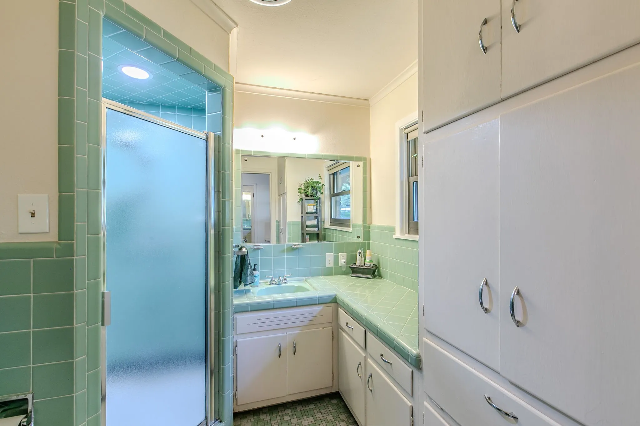 Single Family Residence For Sale in Mc Lennan County , 4936 Ridgeview Drive, Waco, Texas 76710, 3 Bedroom, 3 Bathroom, 2 Garage spaces, 3,092 Sqft, built in 1956, mls#21367081, Real Estate Agent in Waco, Homes For Sale in Mc Lennan county, Homes For Sale in Waco, Realtor in Waco Texas, Real Estate Brokerage Independent Realty Texas, Luminita Cordes Realtor